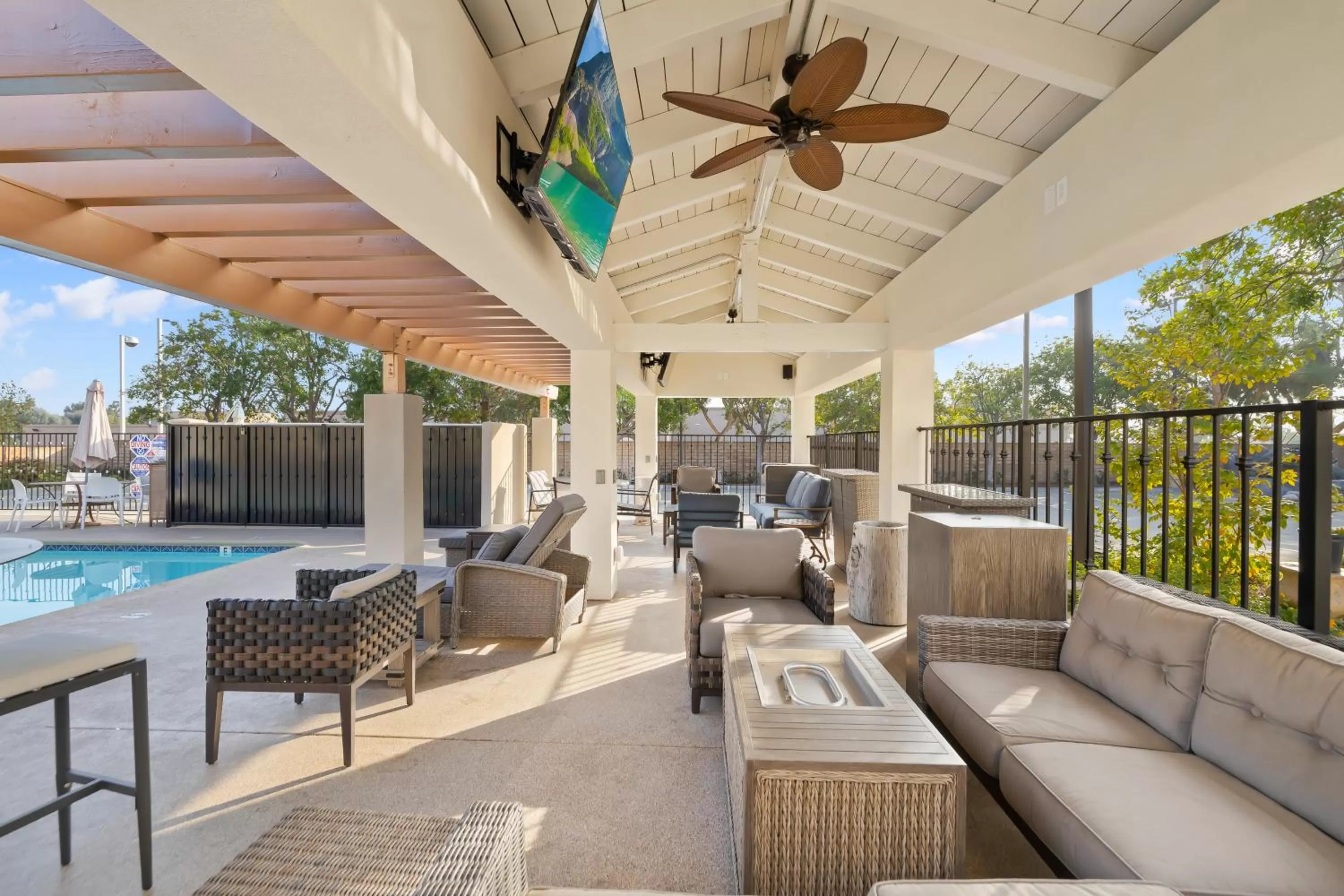 Swimming pool in Hotel Huntington