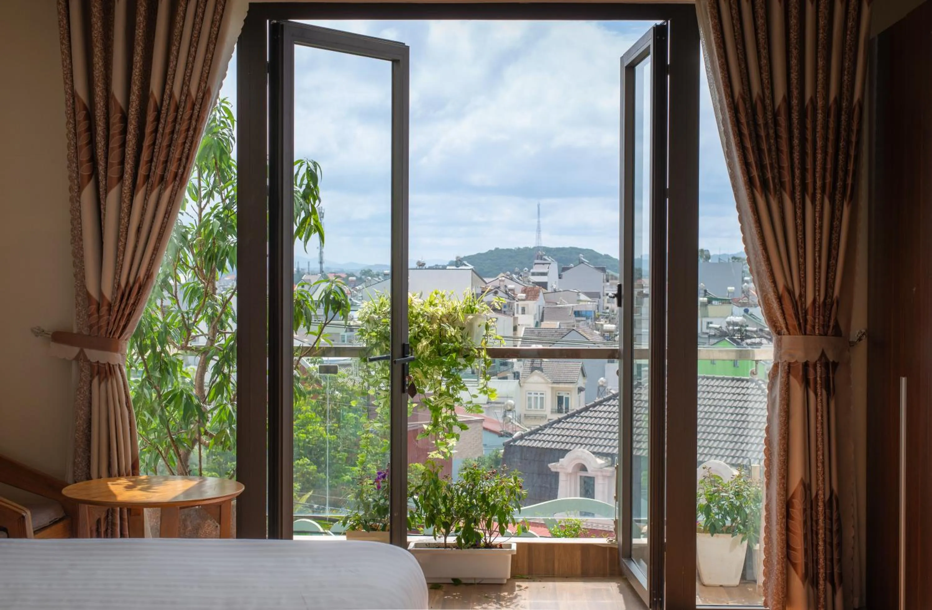 View (from property/room), Bed in Tasme Hotel