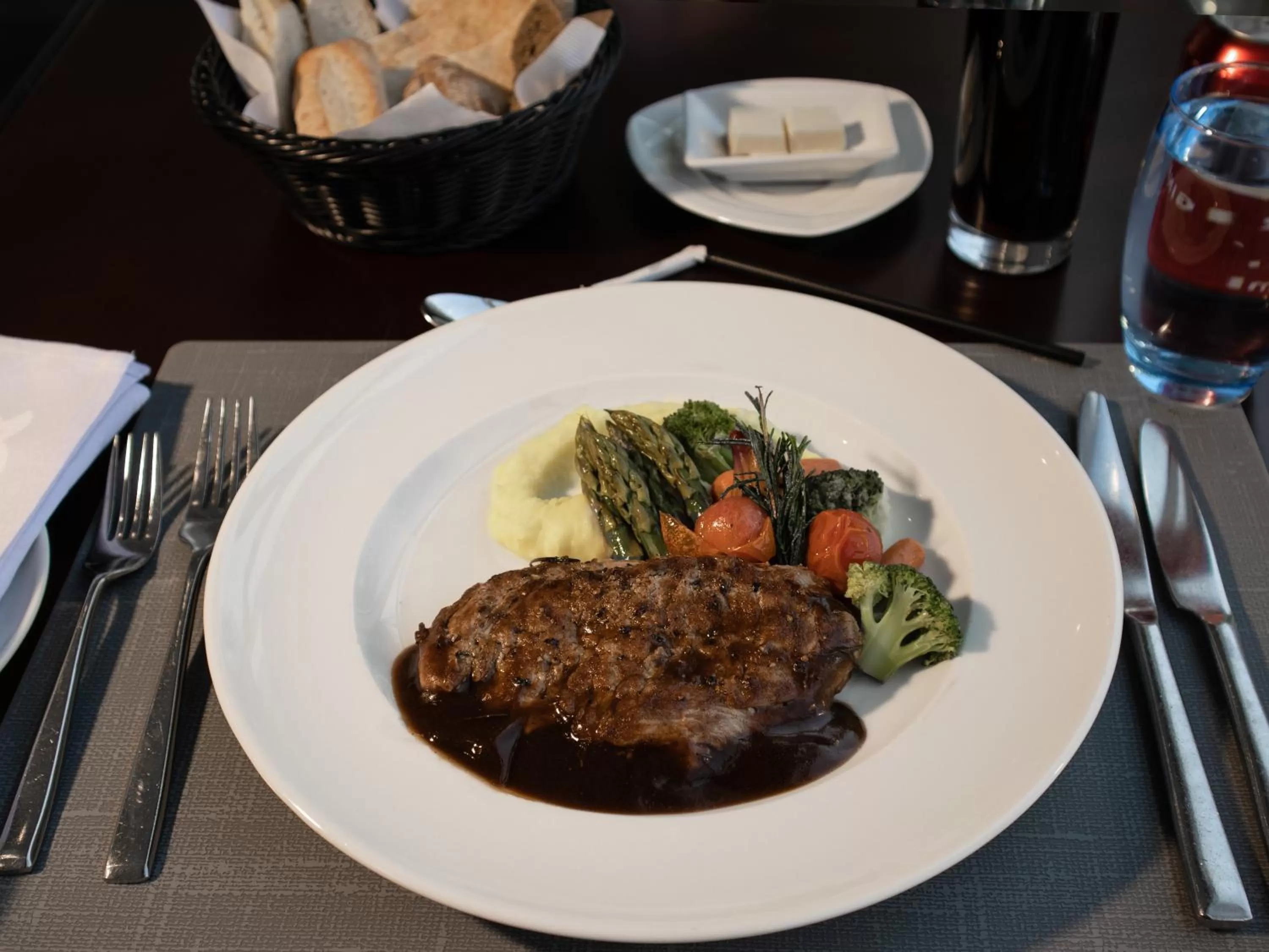 Restaurant/places to eat in Corniche Hotel Sharjah