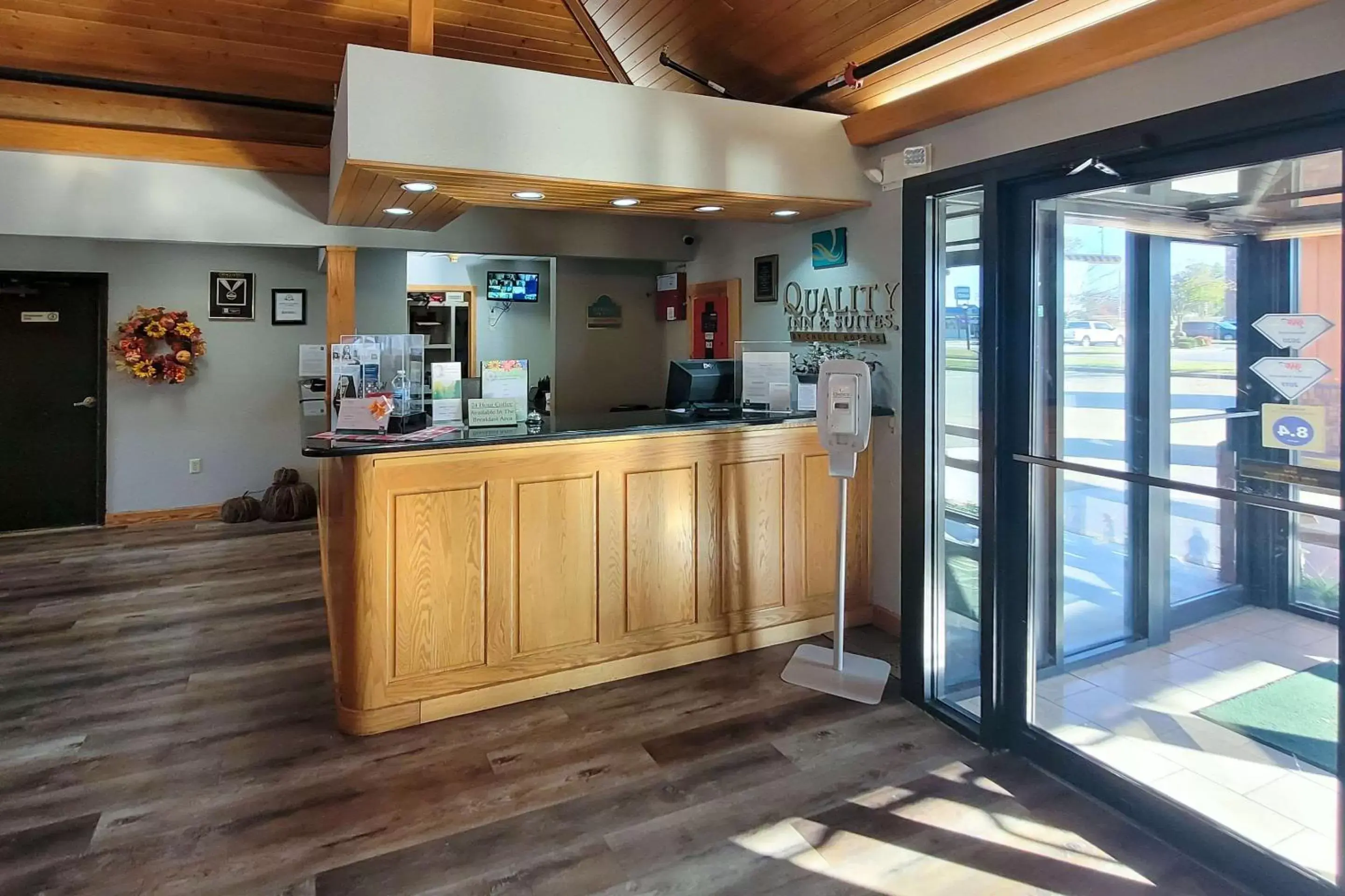 Quality Inn & Suites Quality Inn & Suites