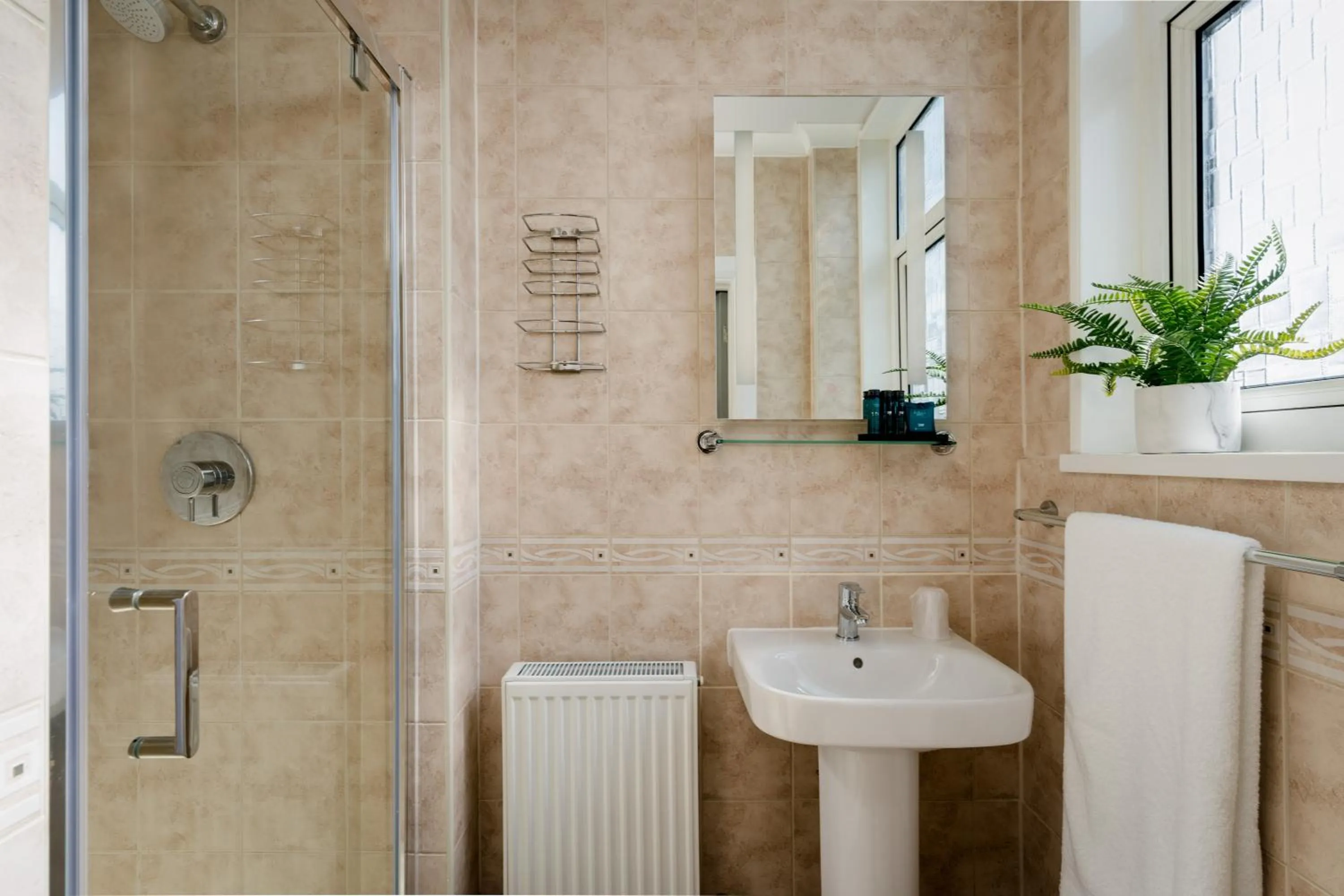 Bathroom in St Andrews Hotel