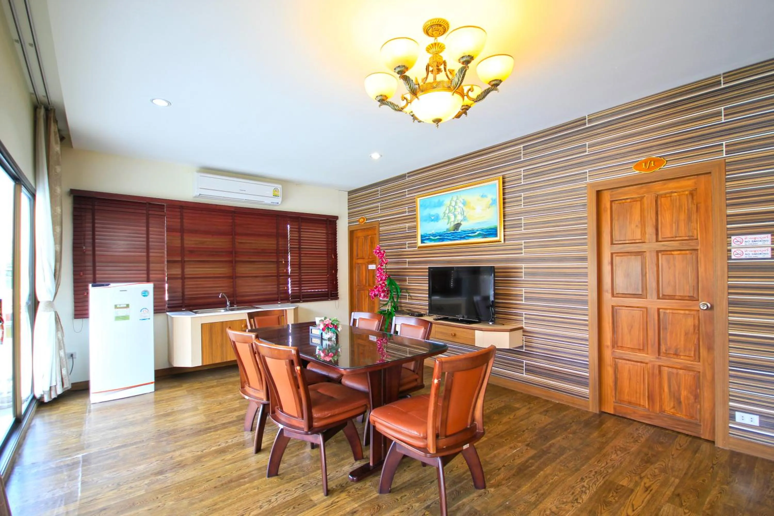 Dining area in Chawalun Resort