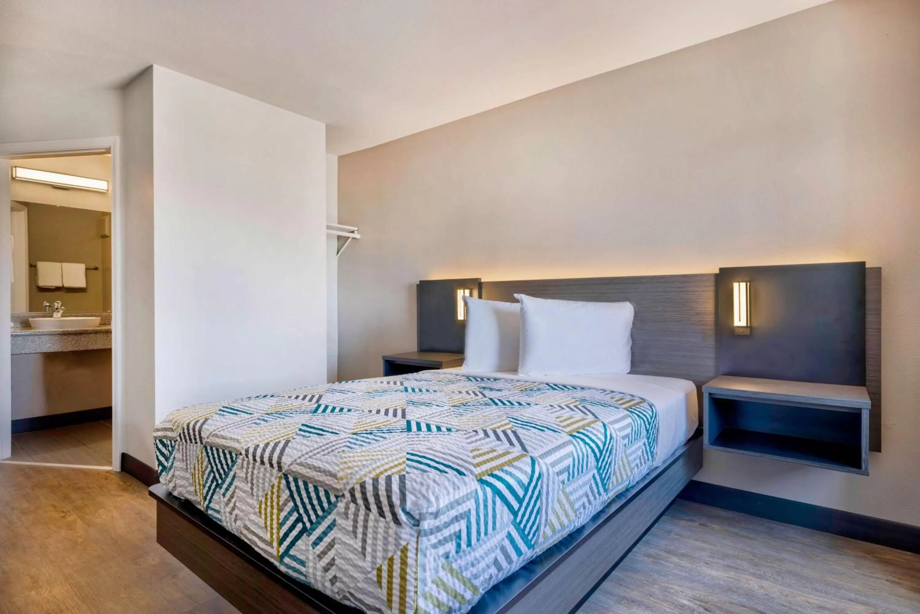 Bedroom, Bed in Motel 6-Norman, OK