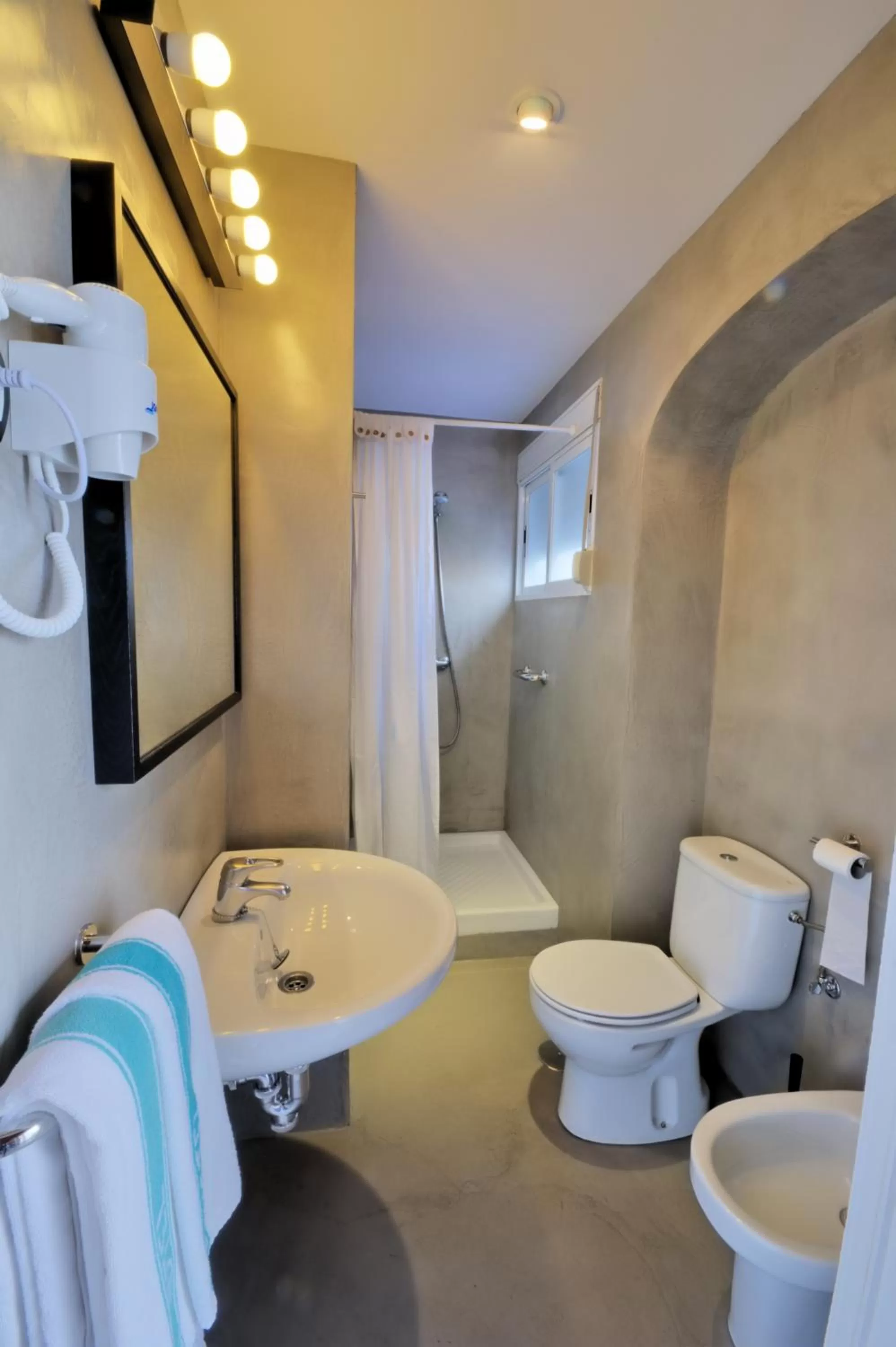 Bathroom in Hotel Sevilla