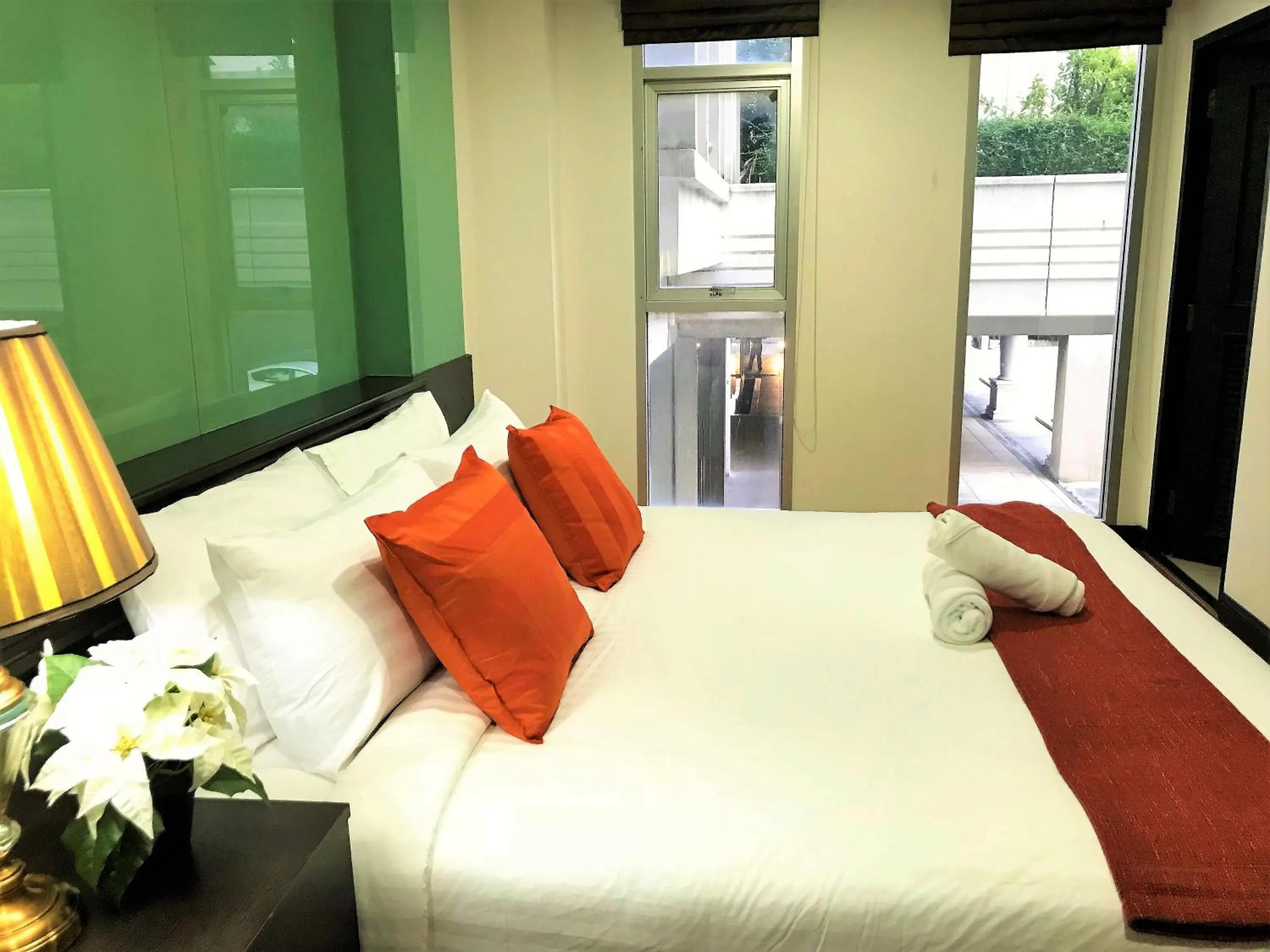 Bedroom, Bed in Twin Peaks Sukhumvit Suites