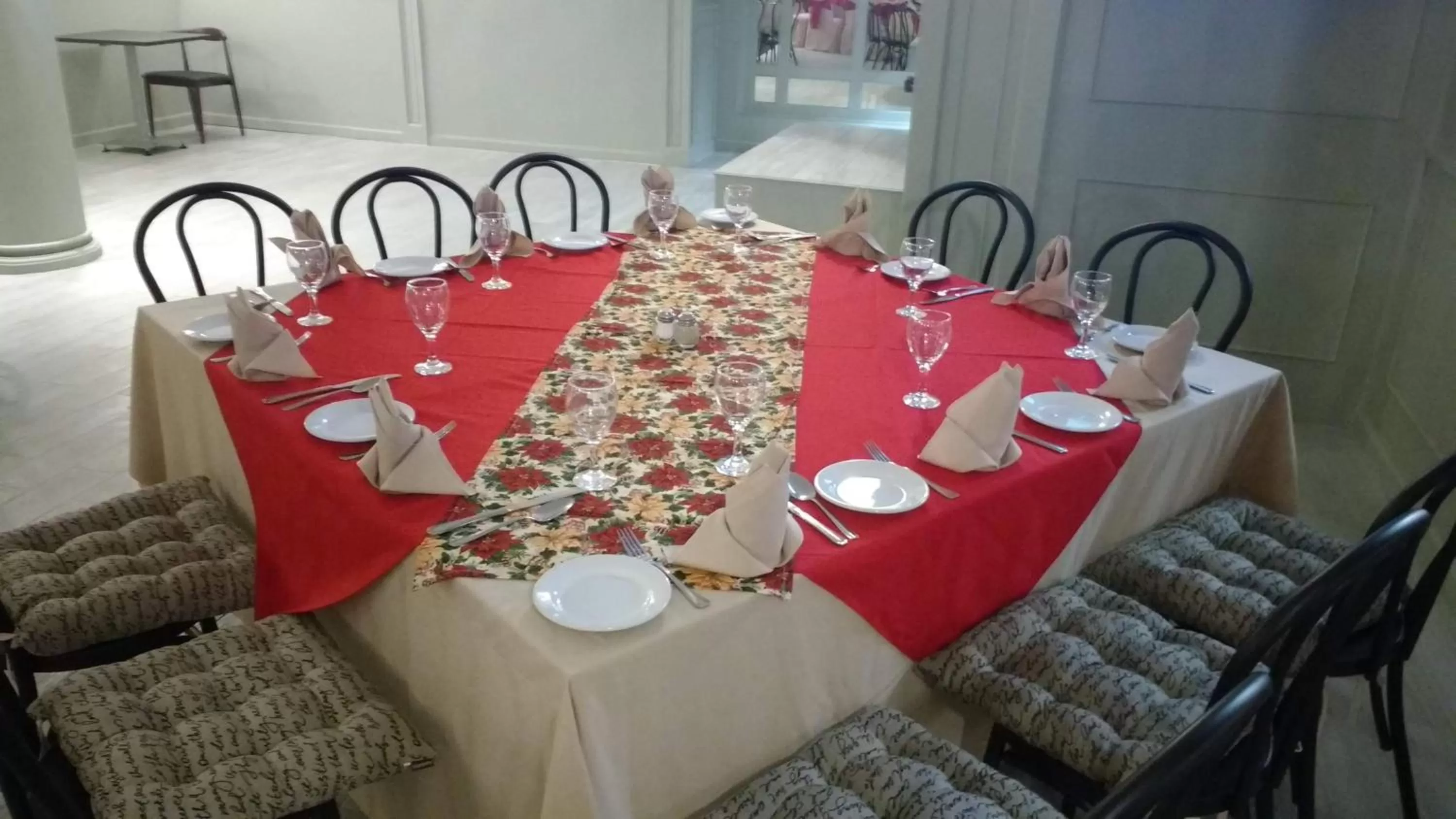 Banquet/Function facilities in Country Plaza