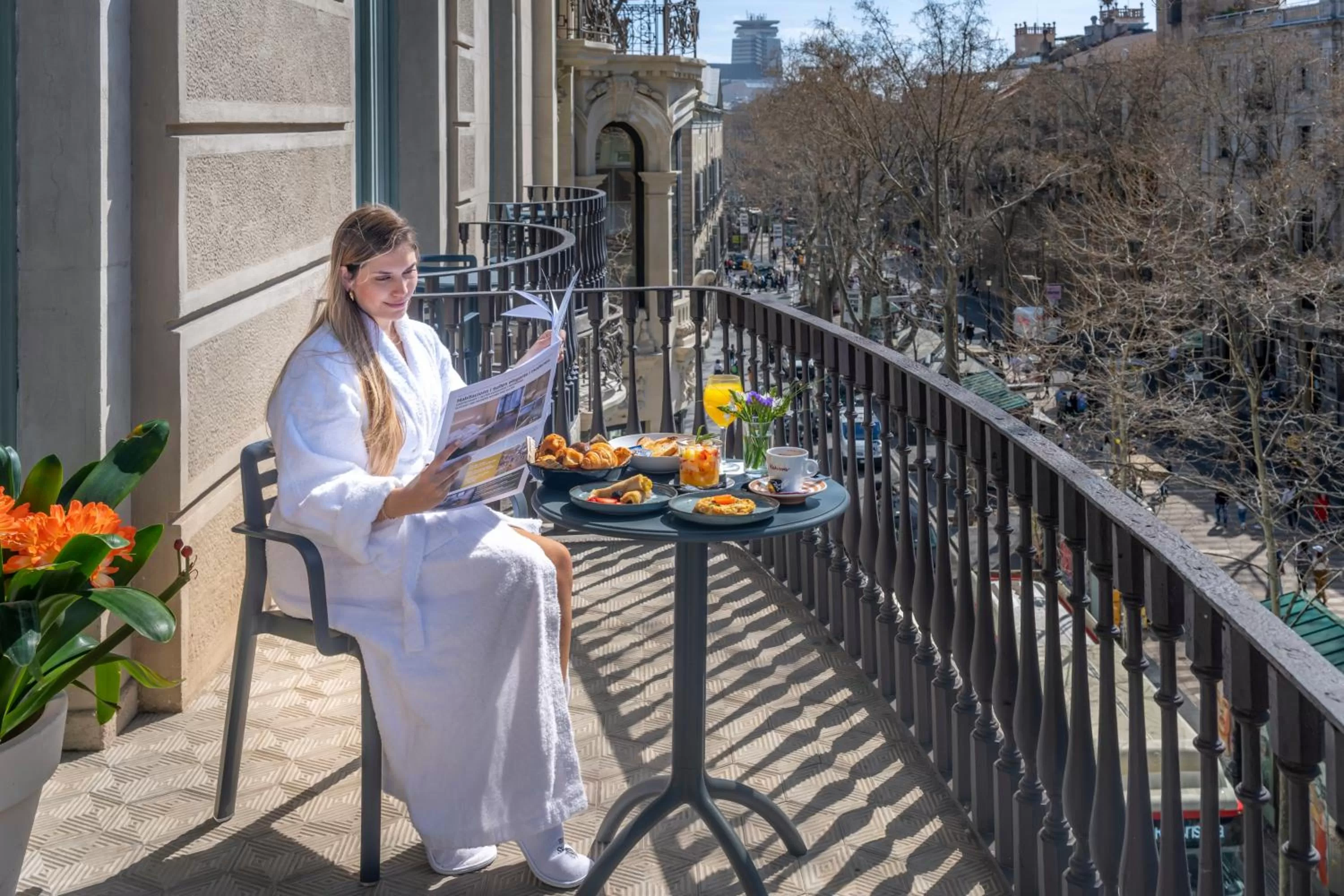 City view in Hotel SERHS Rivoli Rambla