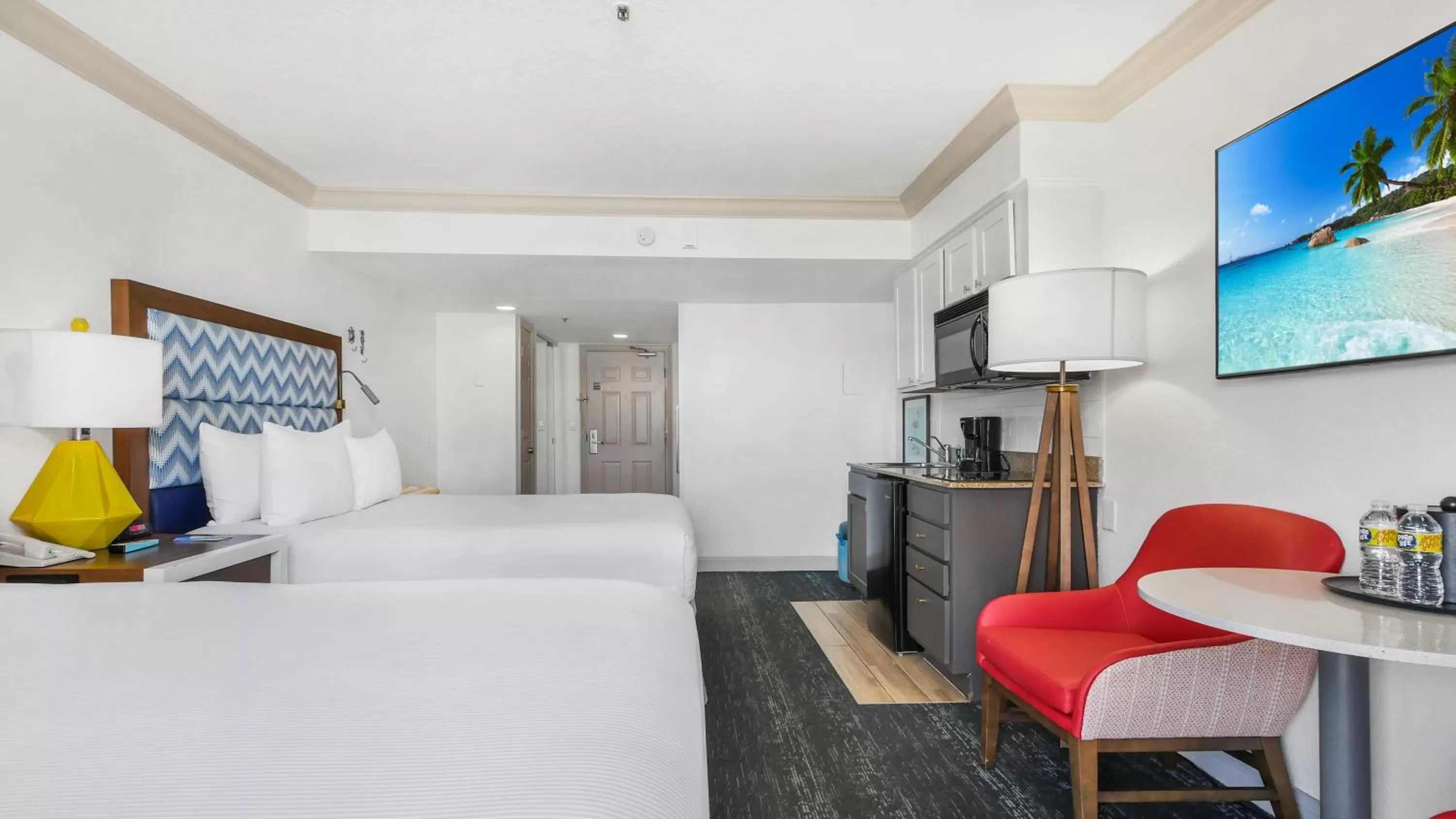 Kitchen or kitchenette, Bed in Bilmar Beach Resort