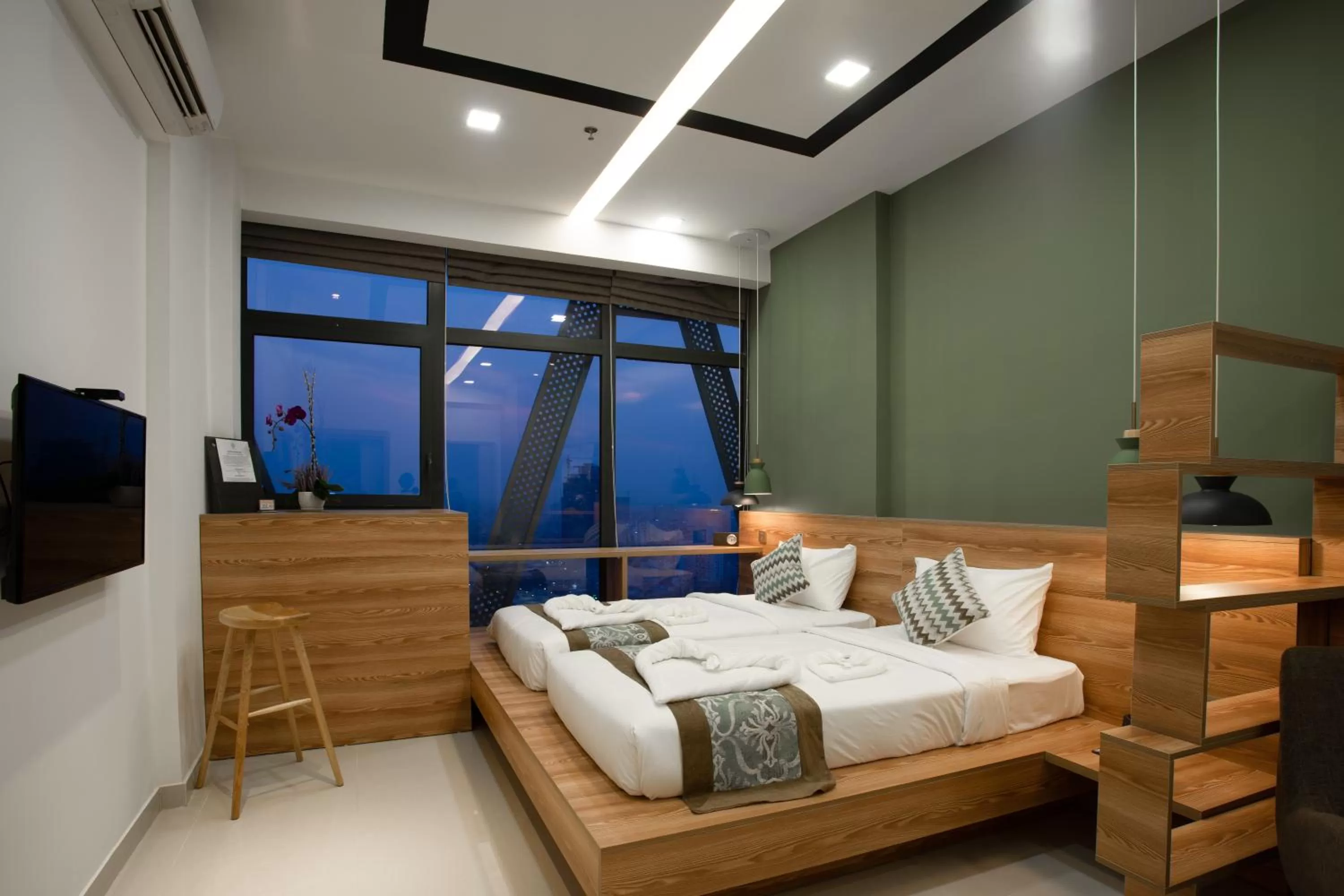 Bedroom, Bed in The Snowbell Hotel