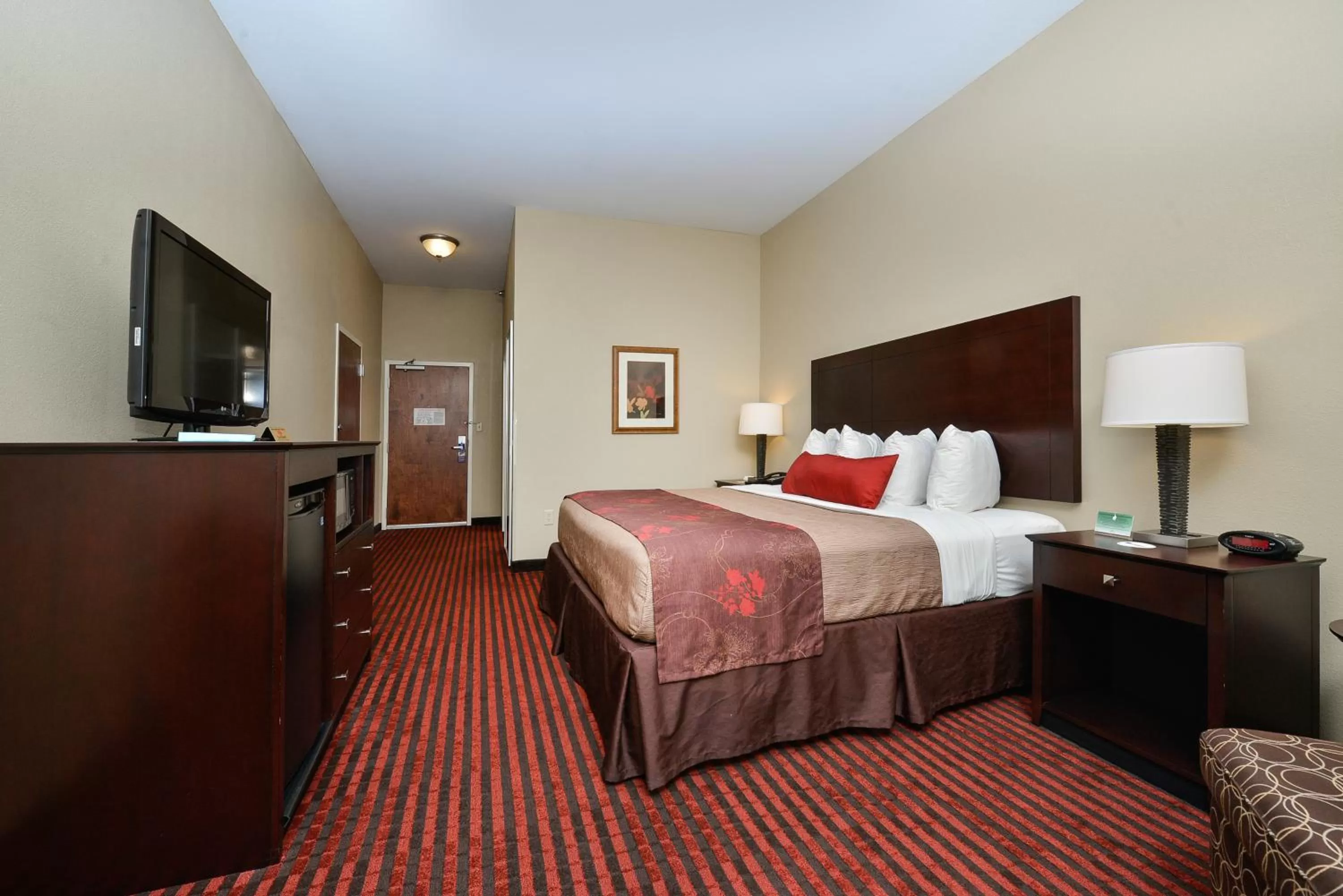 King Room - Disability Access Tub in Best Western Plus Louisa