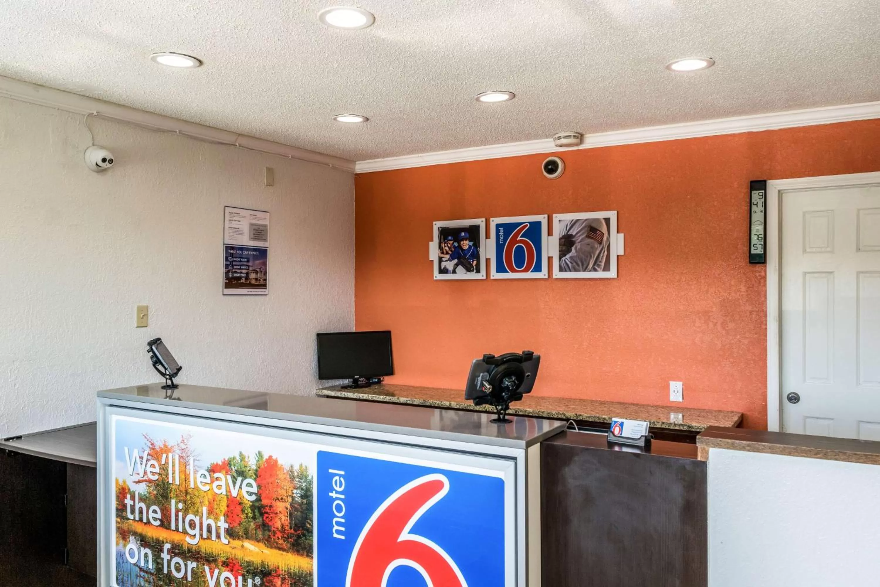 Property logo or sign in Motel 6 Florence, KY - Cincinnati Airport