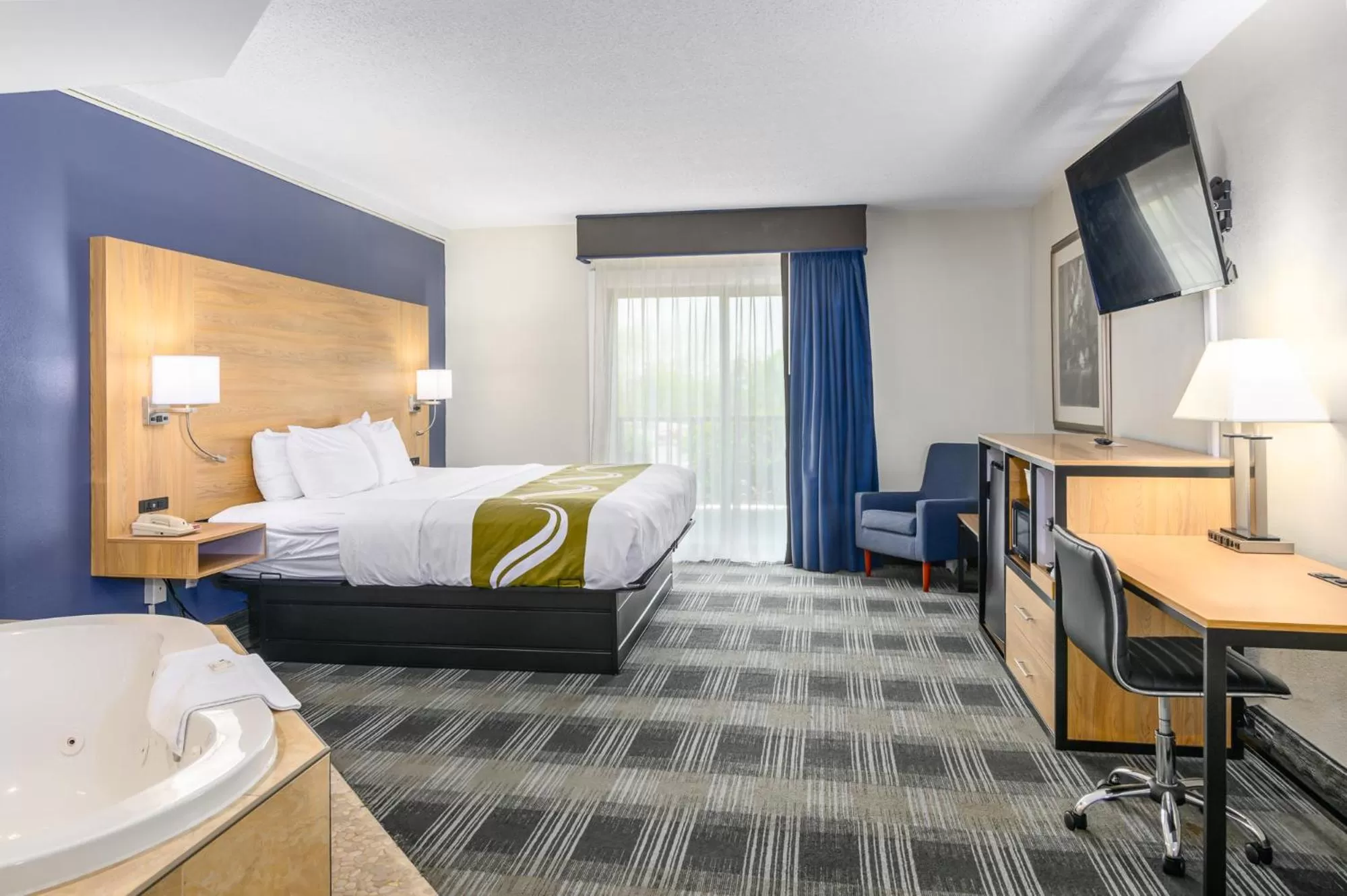 Photo of the whole room, Bed in Quality Inn