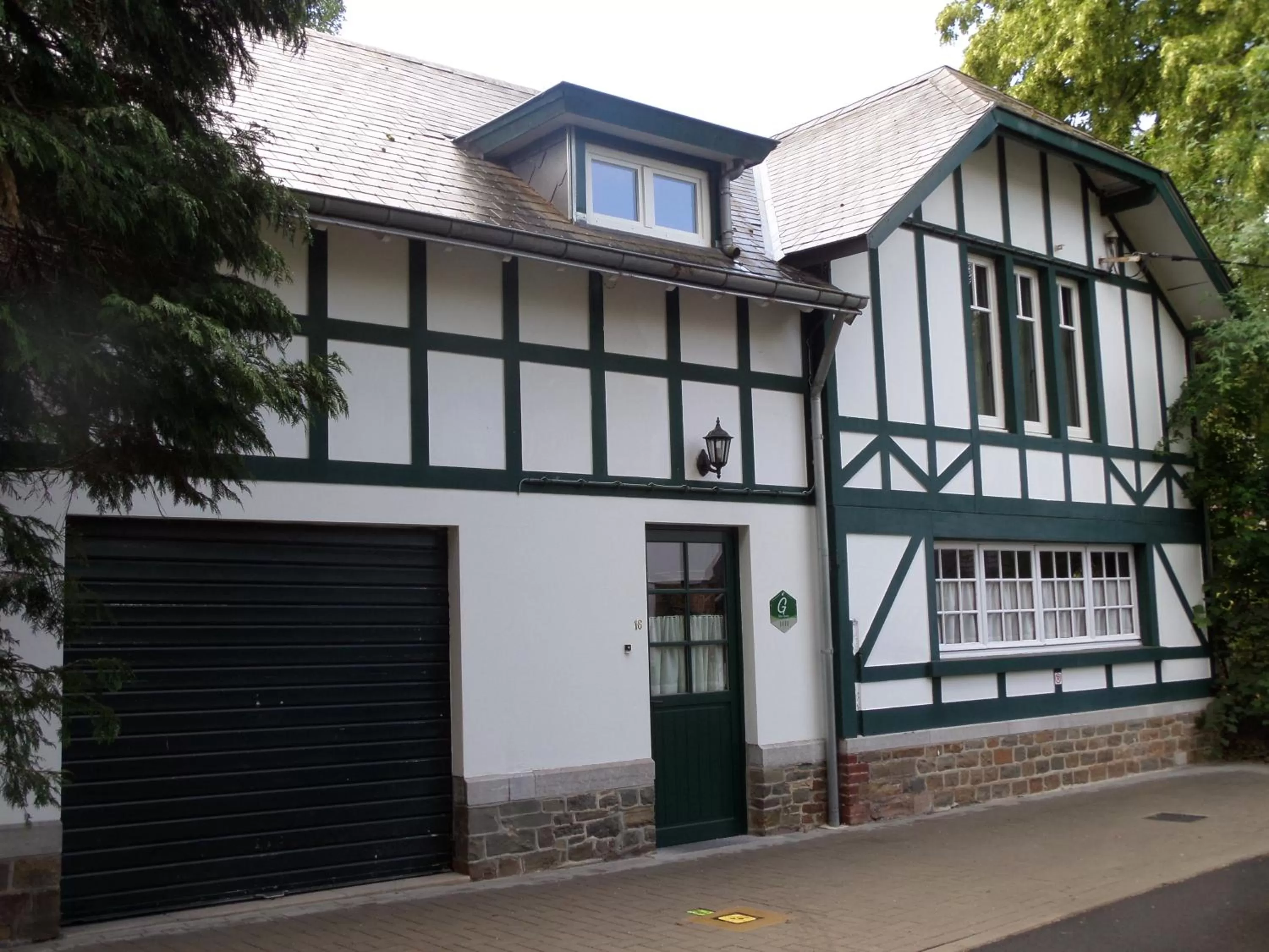 Street view in L'Étape Fagnarde - Bed, Breakfast & Sauna