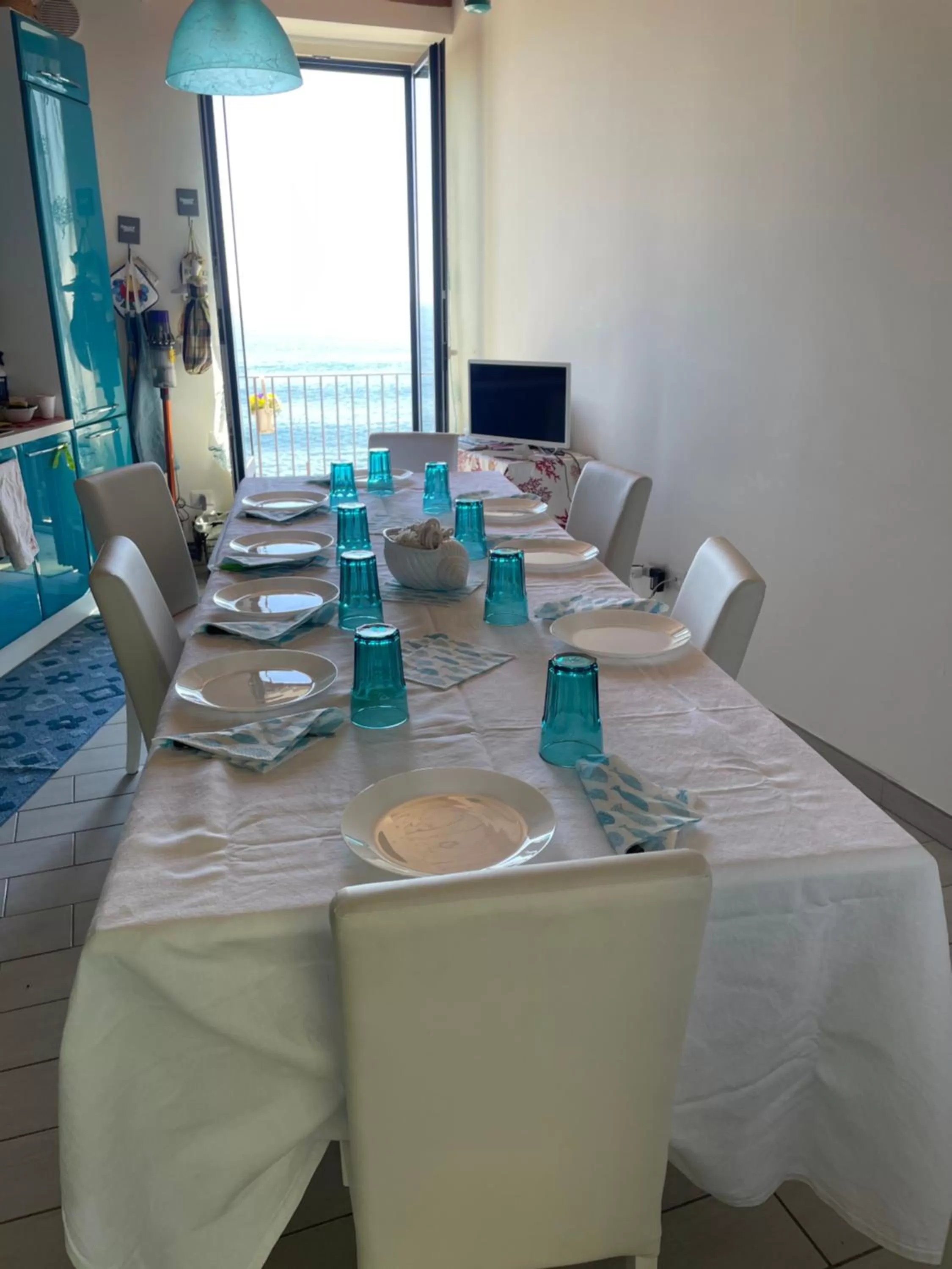 Dining area in Sunshine