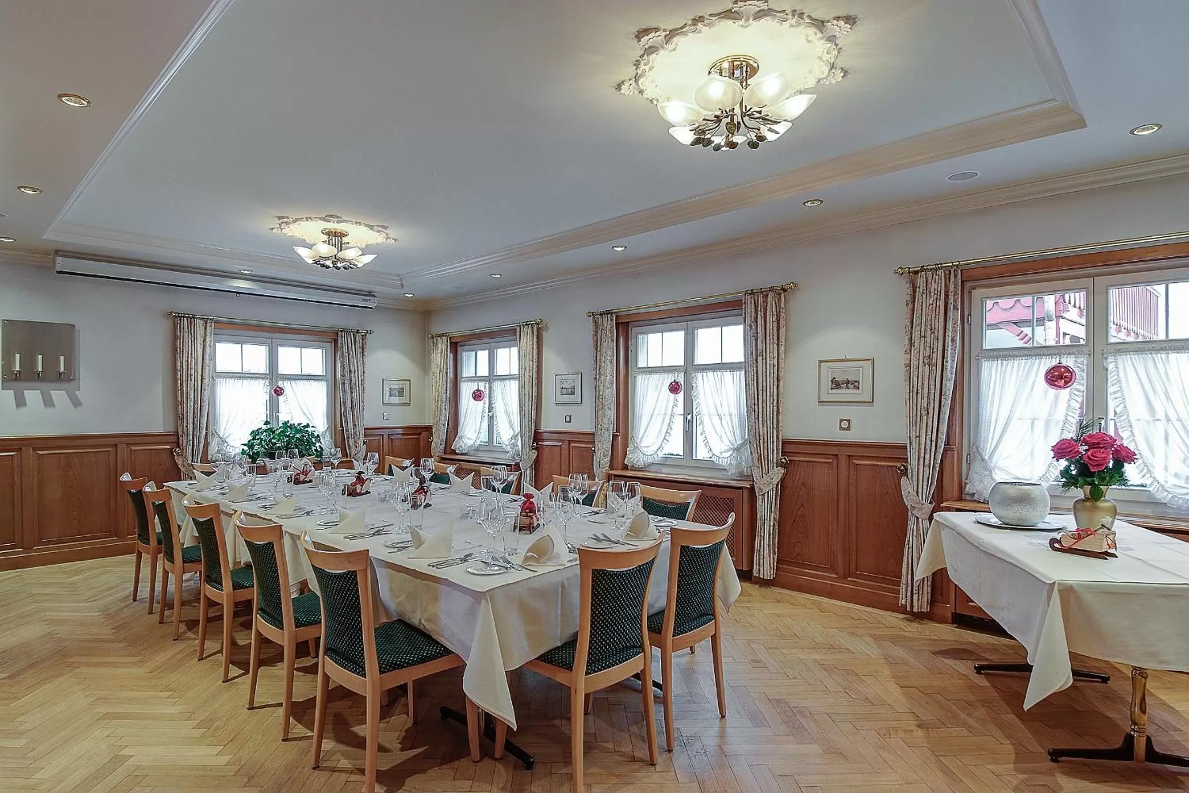 Restaurant/places to eat in Gasthof Eisenbahn