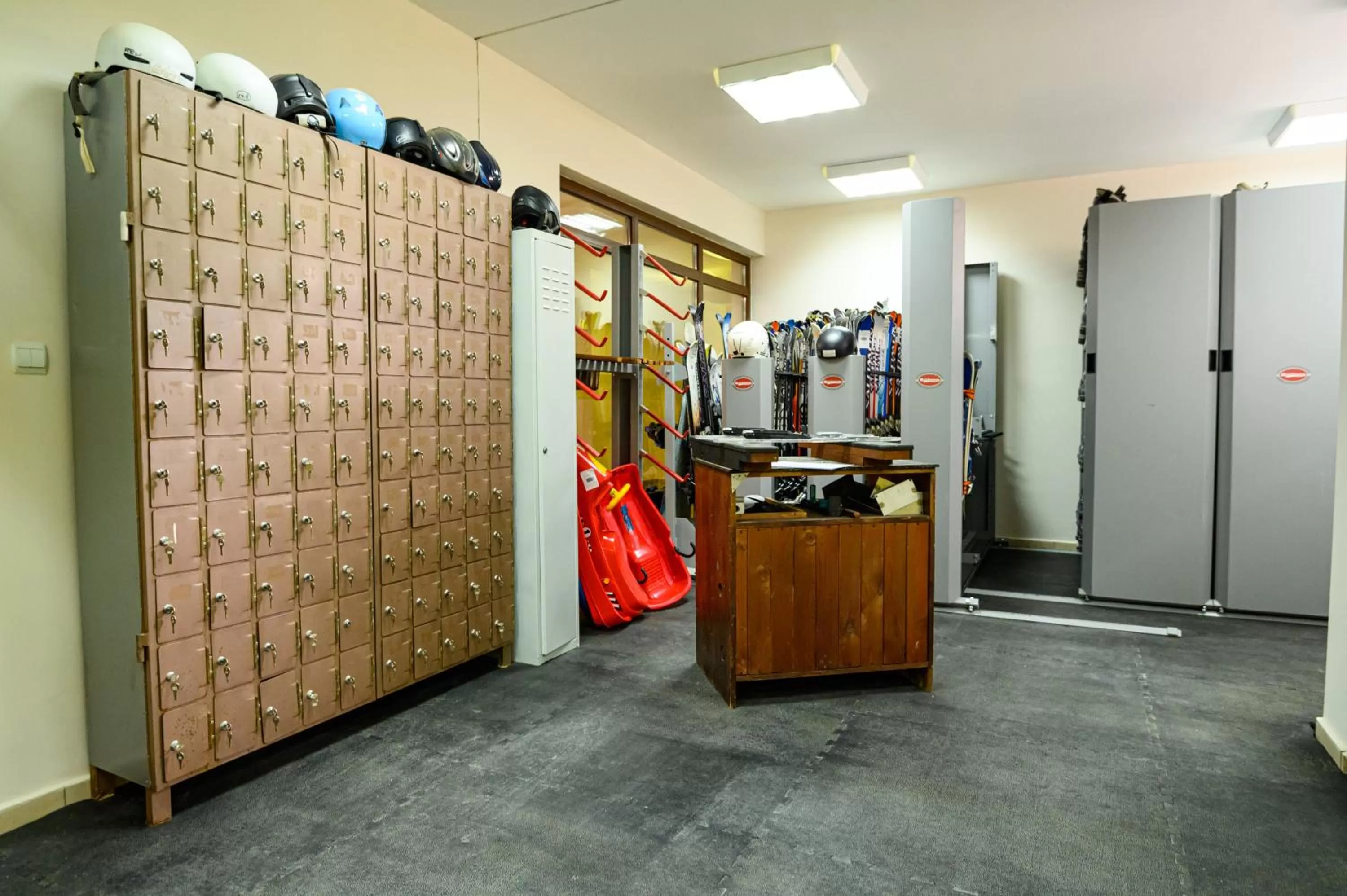 Skiing in Parklands Hotel & Pool