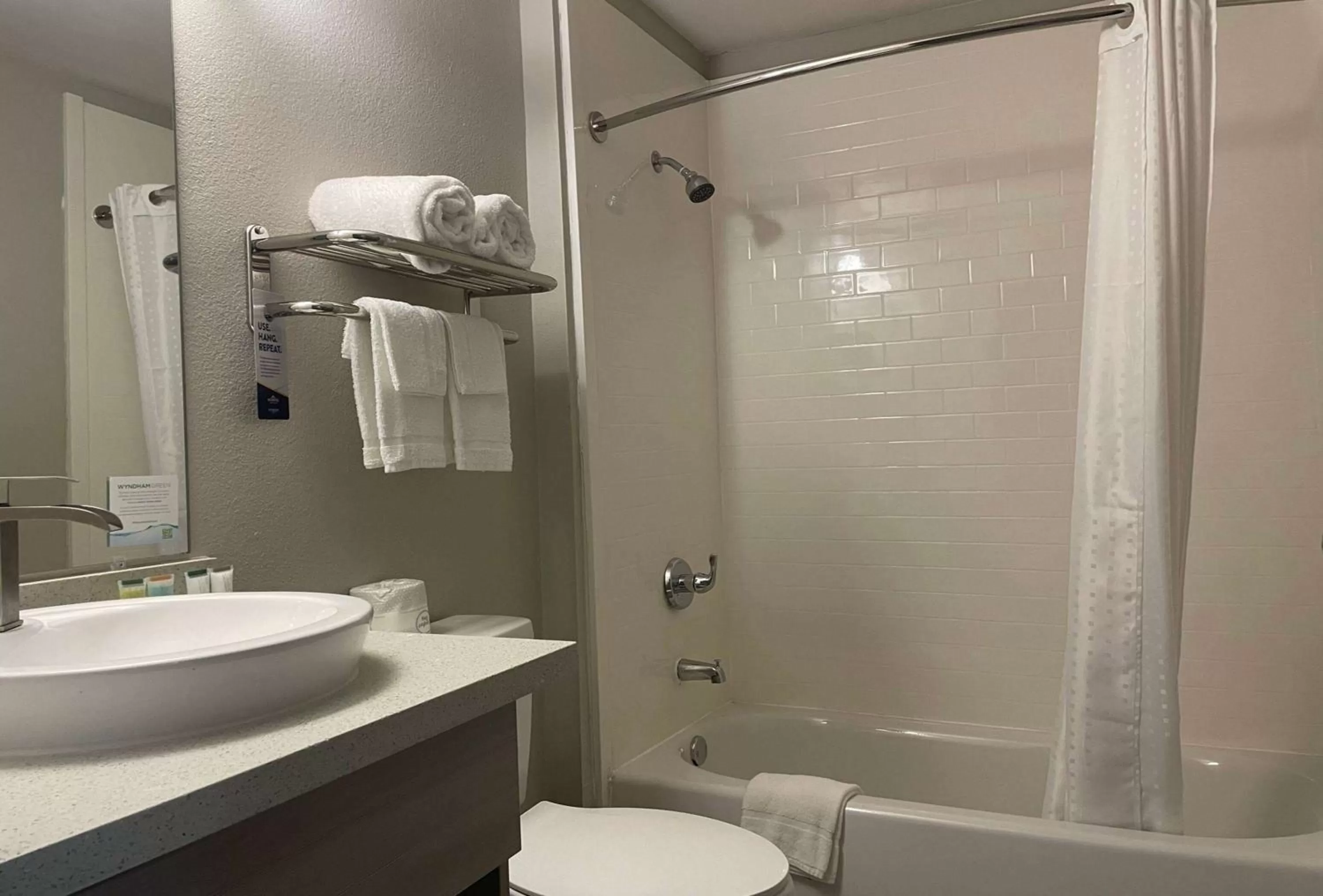 TV and multimedia in Microtel Inn & Suites by Wyndham Bossier City