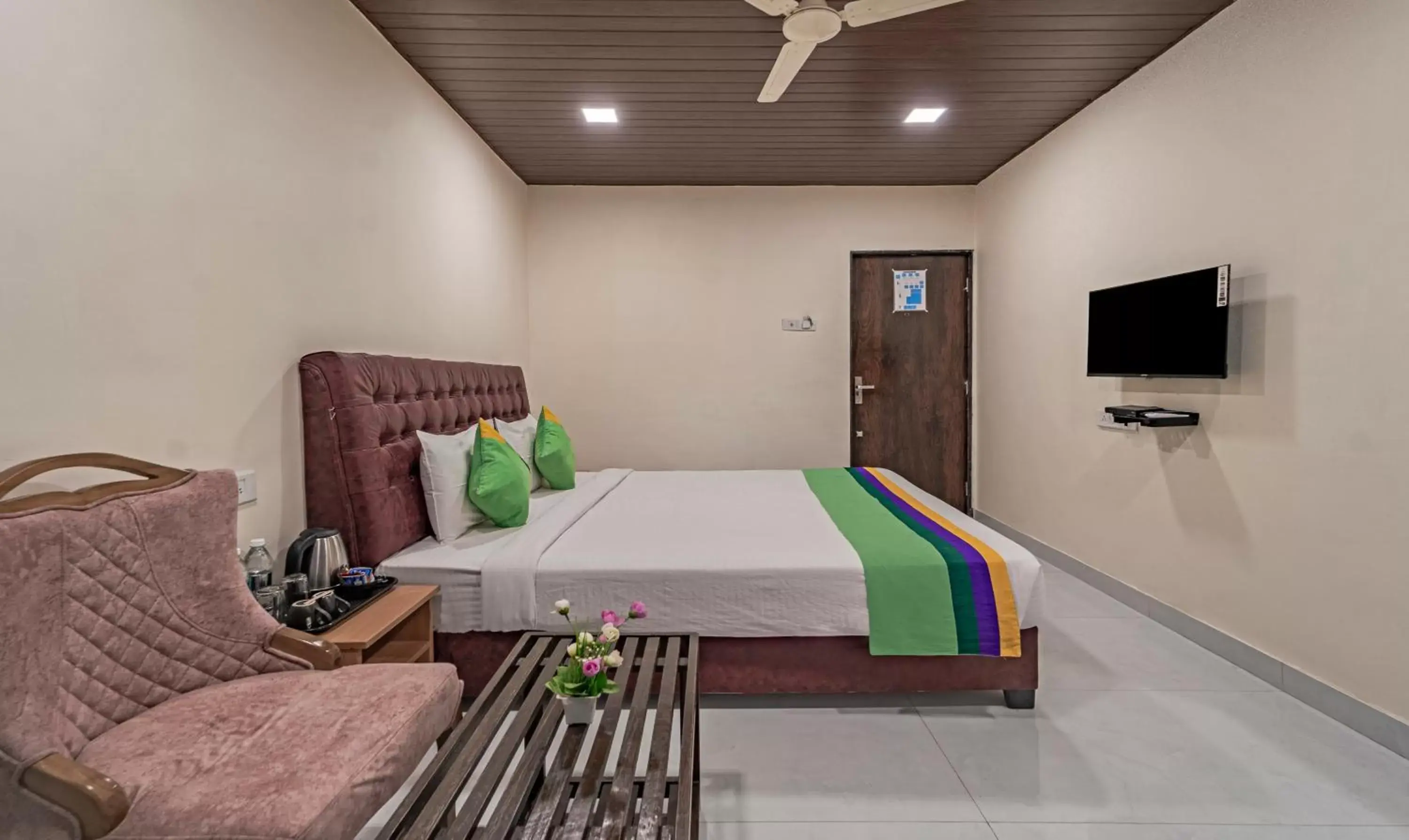 Standard Double Room - single occupancy in Treebo Trend Glenvista Estate Standard Double Room - single occupancy in Treebo Trend Glenvista Estate