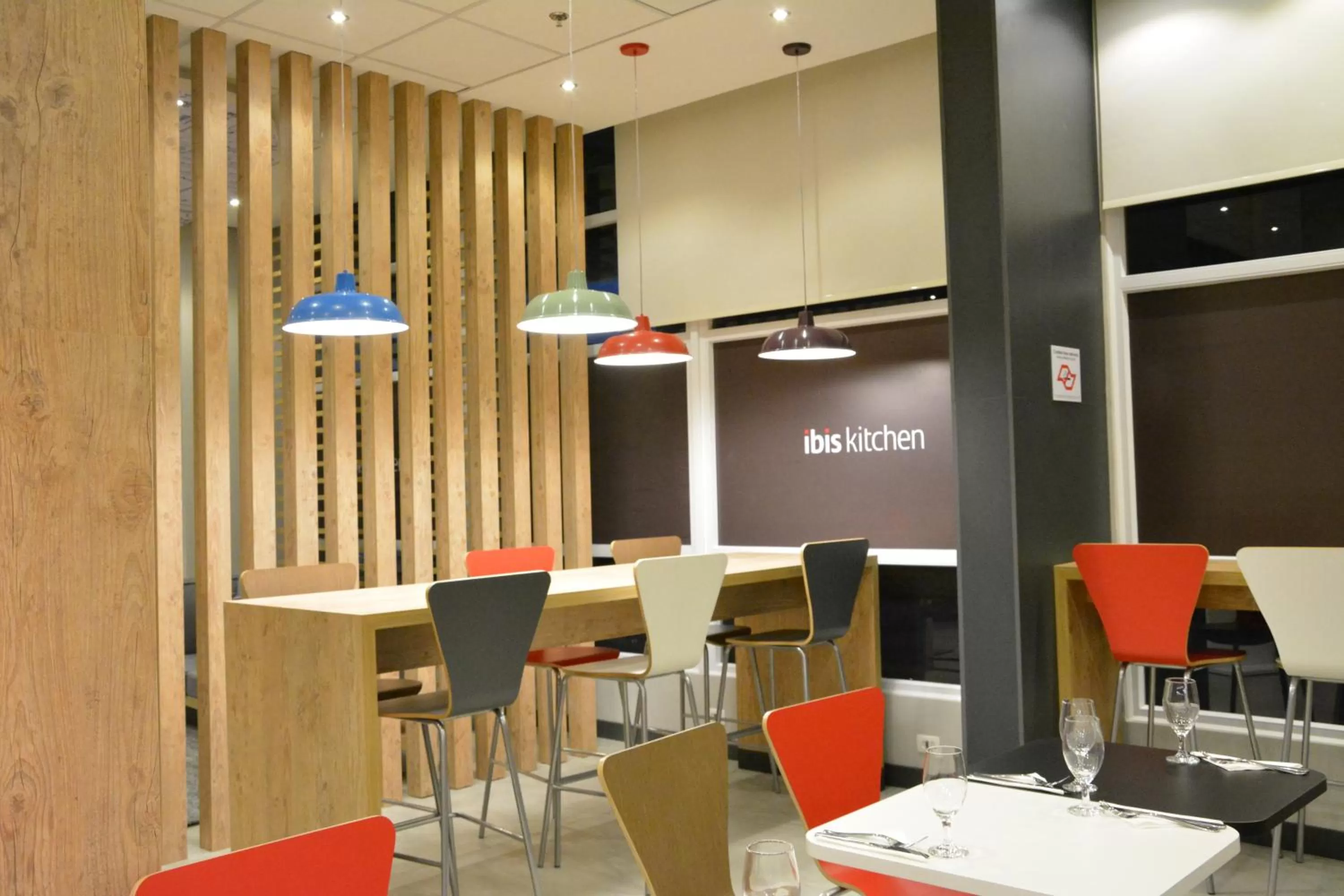 Restaurant/places to eat in ibis Jacarei