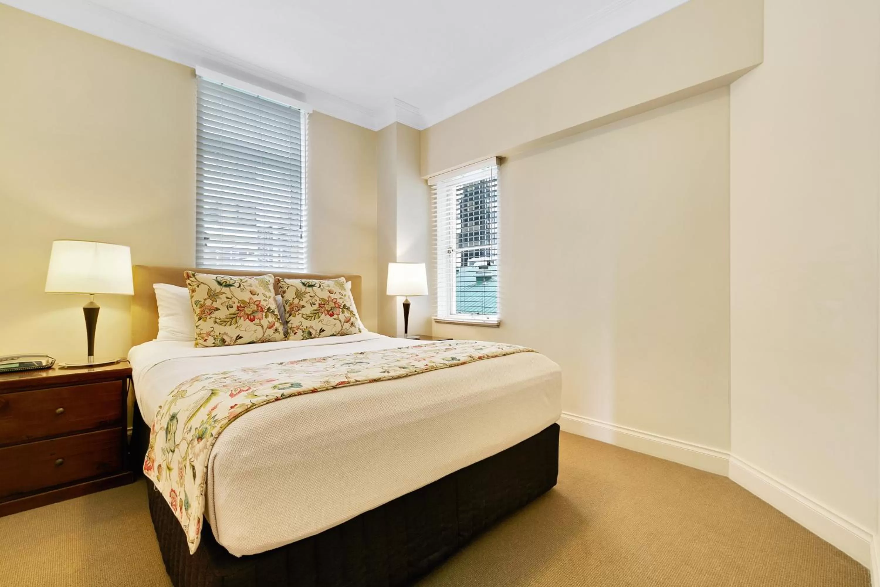 Bed in Manor Apartment Hotel