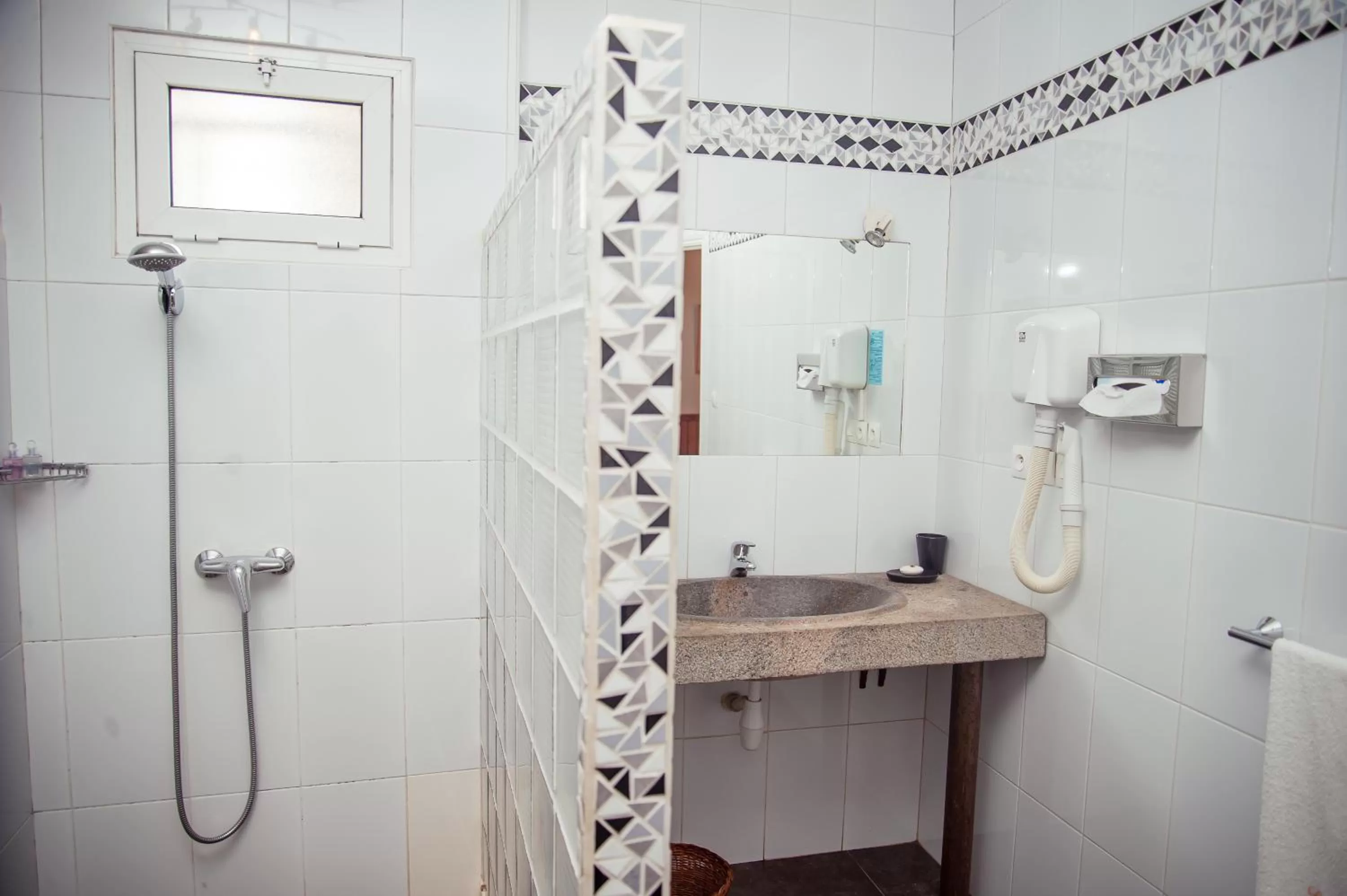 Bathroom in La Varangue