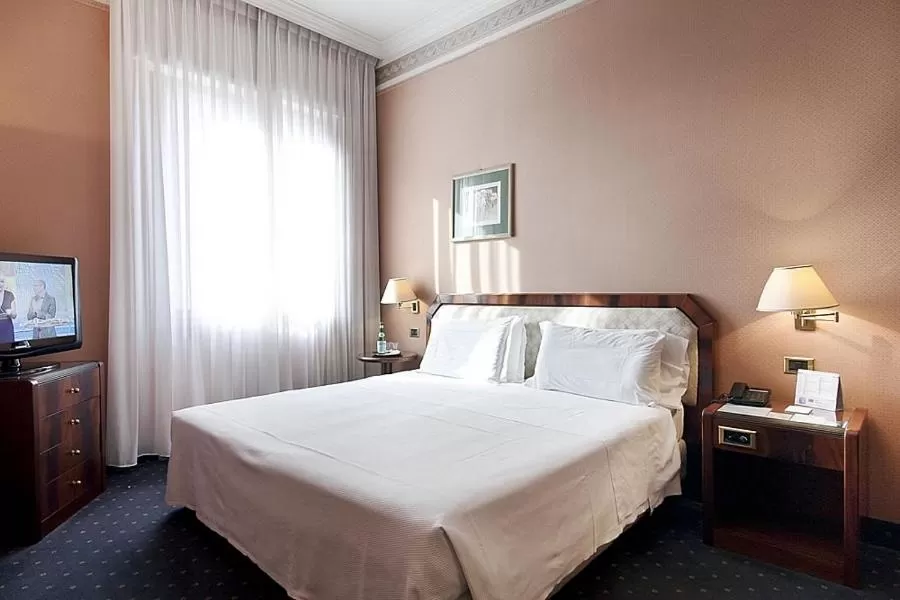 Bed in Hotel Bristol