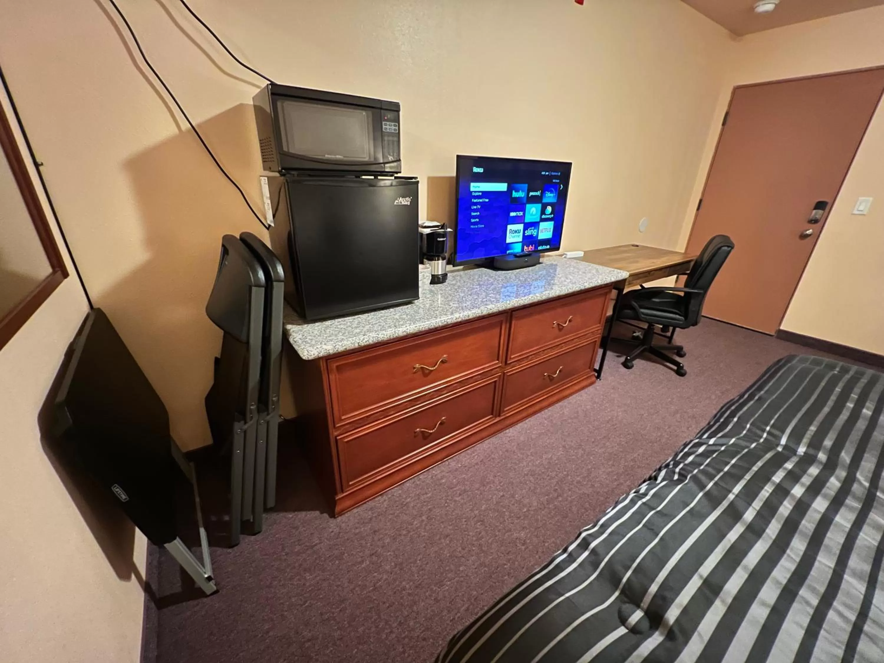 Bed in Frazier View Motel