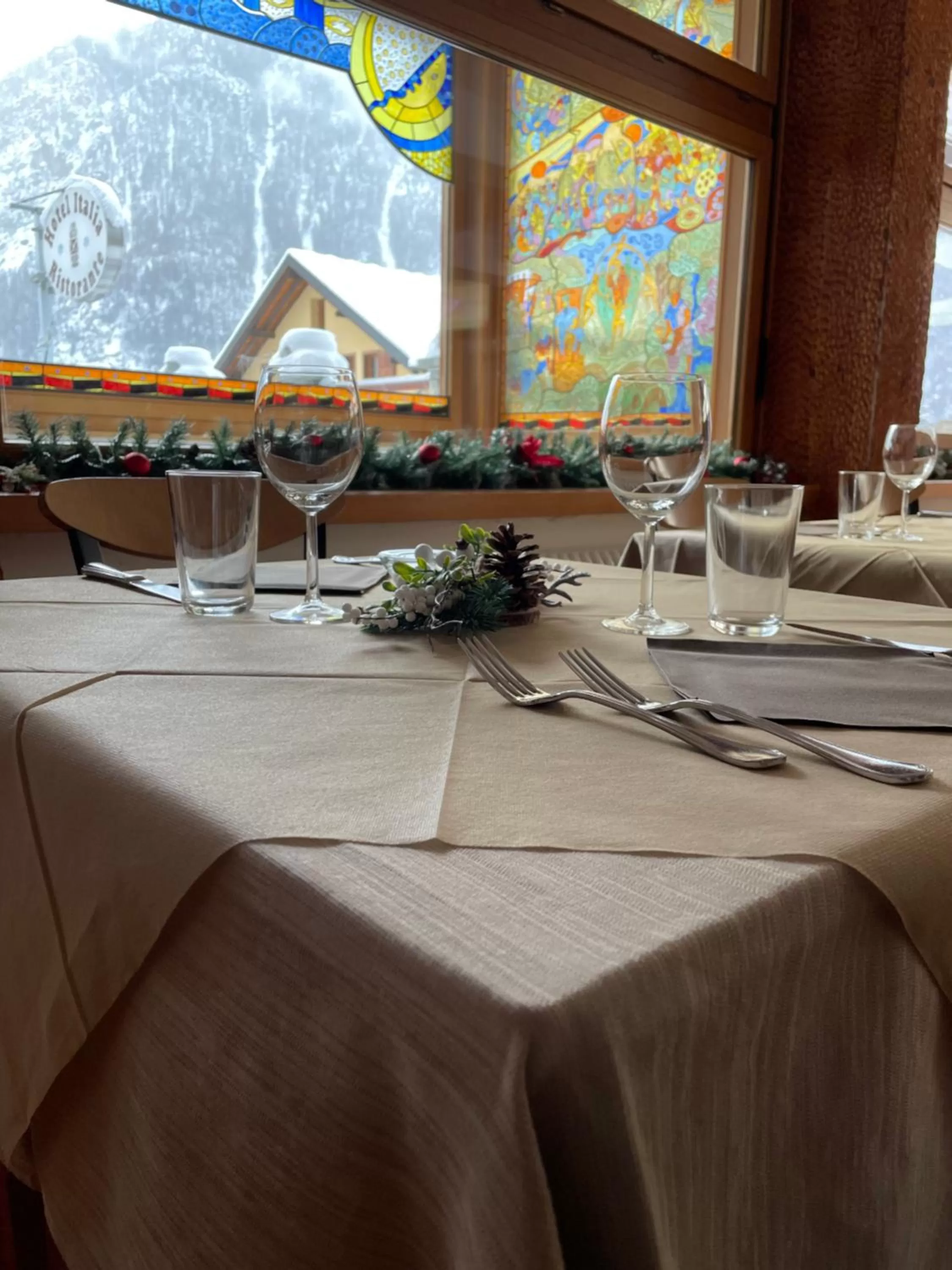 Restaurant/places to eat in HG Hotel Italia