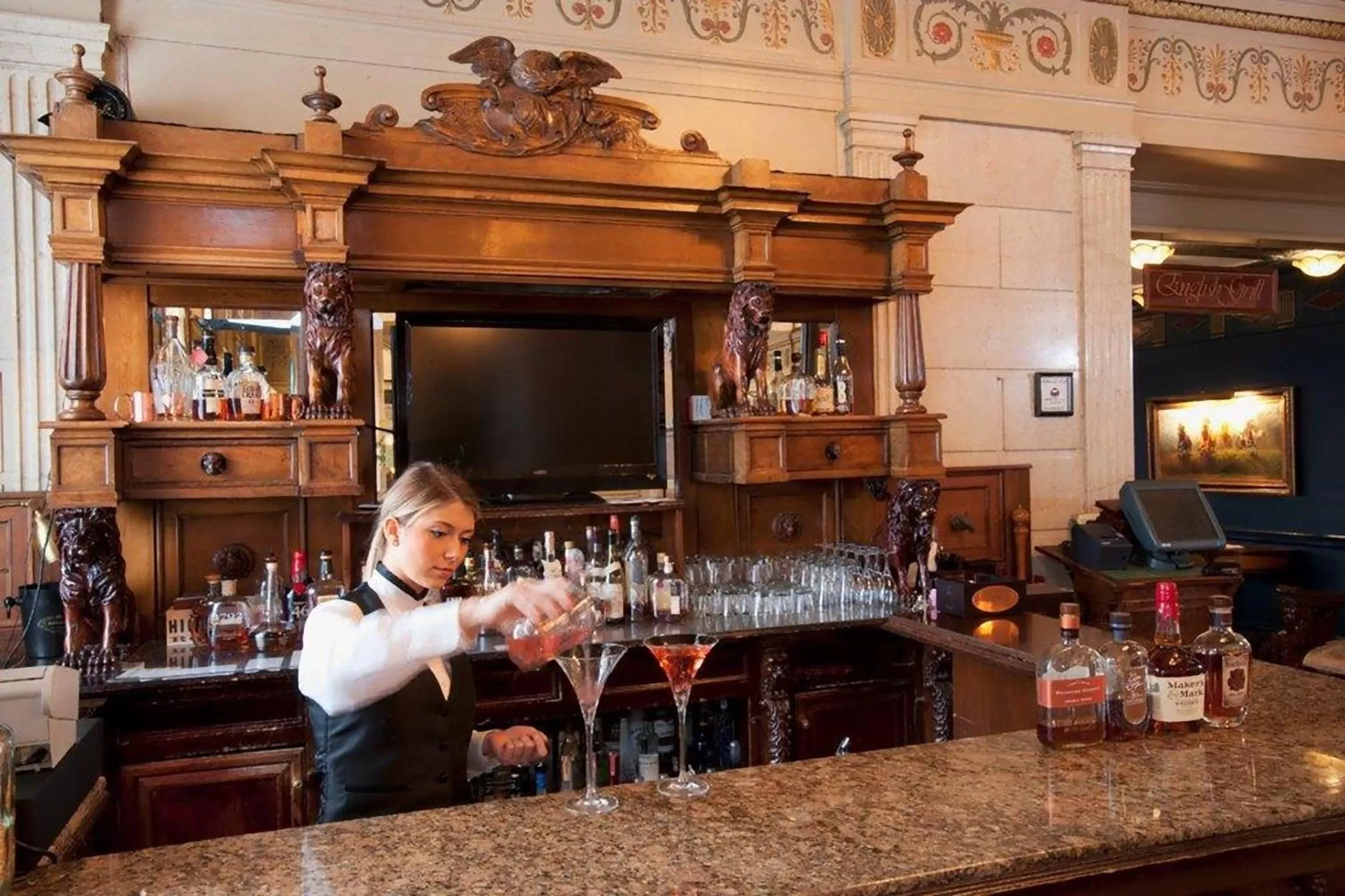 Alcoholic drinks in The Brown Hotel