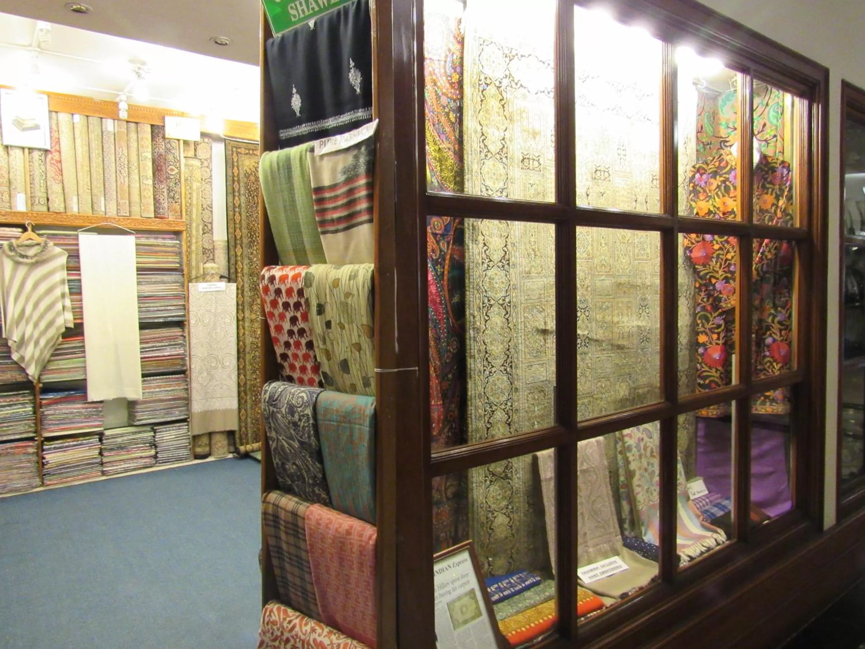 On-site shops in Eros Hotel New Delhi, Nehru Place