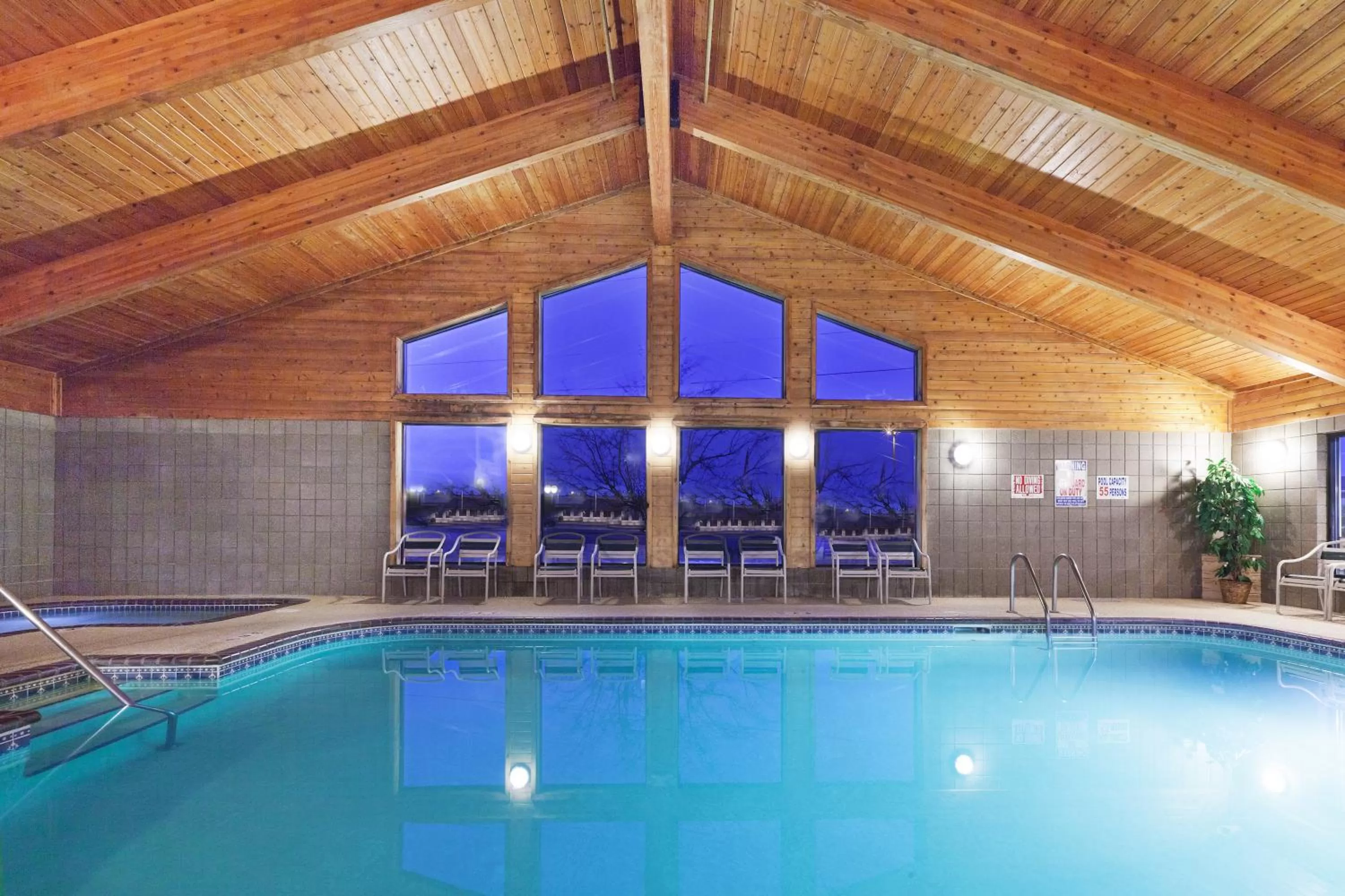 Swimming pool in AmericInn by Wyndham Bemidji