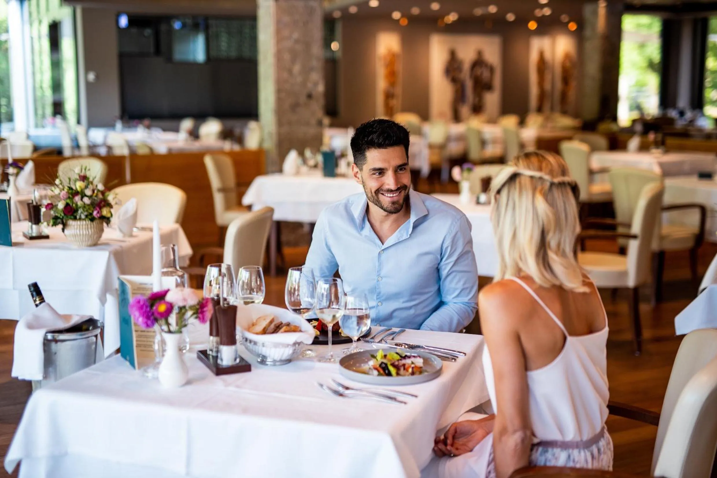 Restaurant/places to eat in Hotel Warmbaderhof