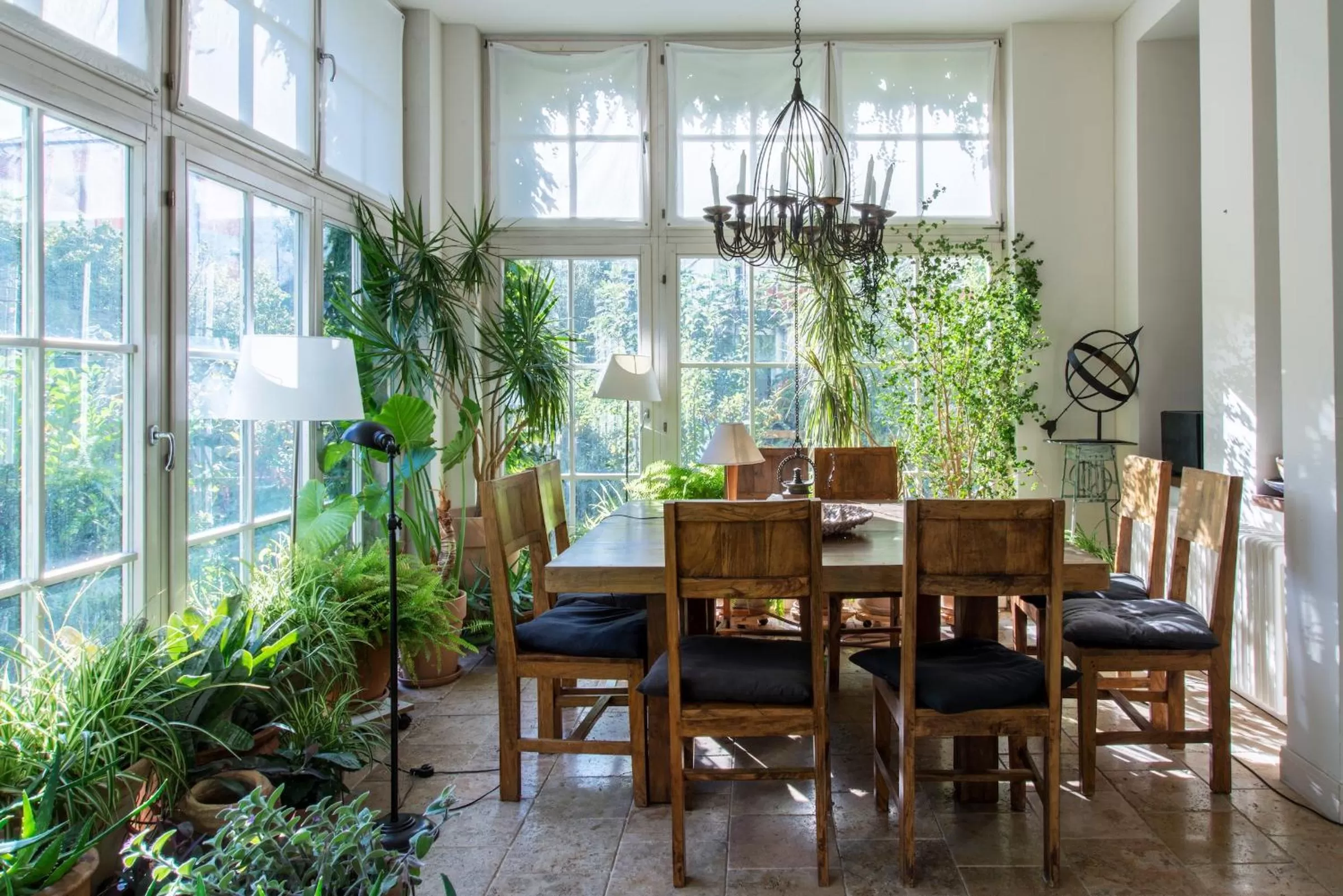 Balcony/Terrace in Embassy Row BnB