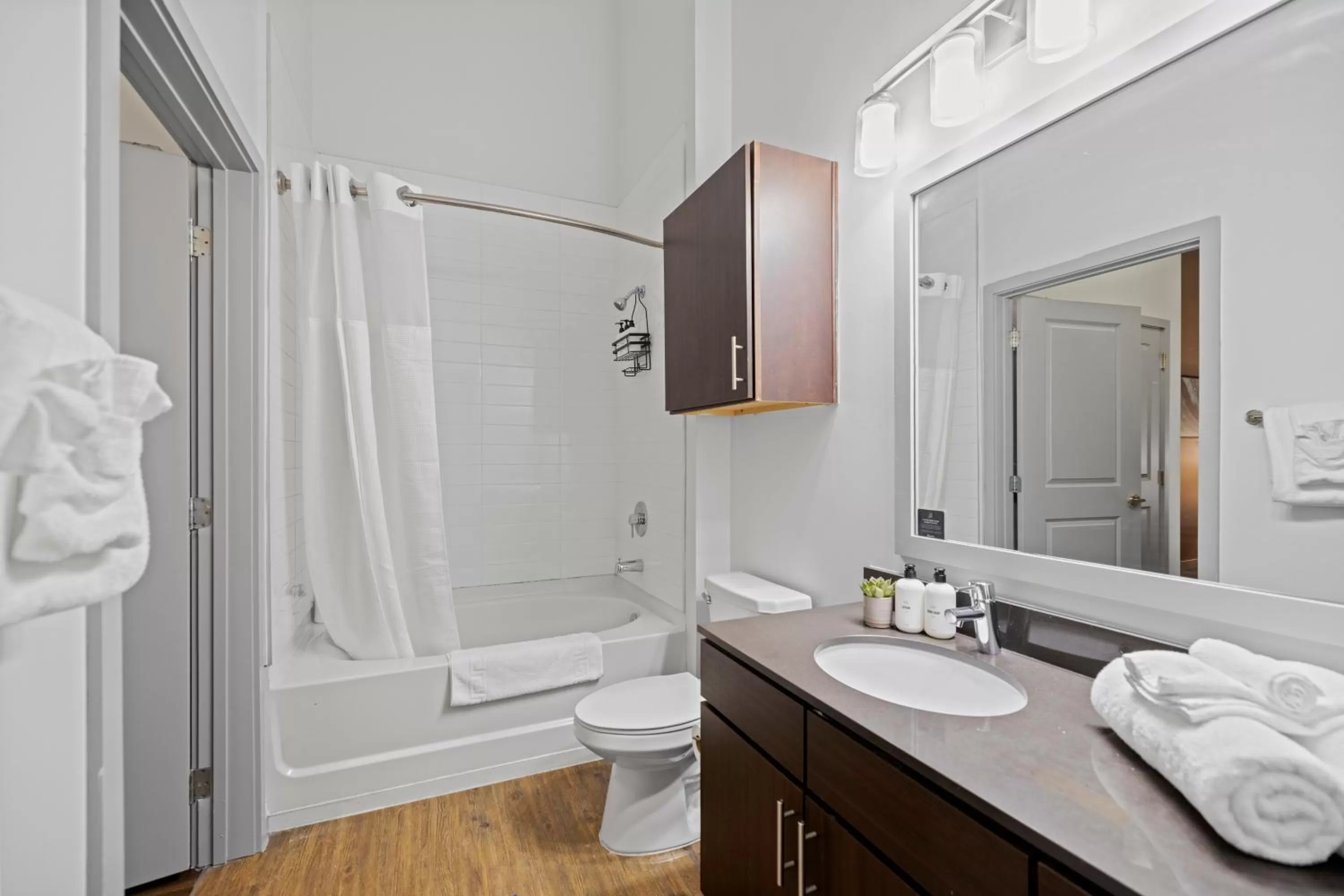 Shower in Placemakr Music Row - Vanderbilt