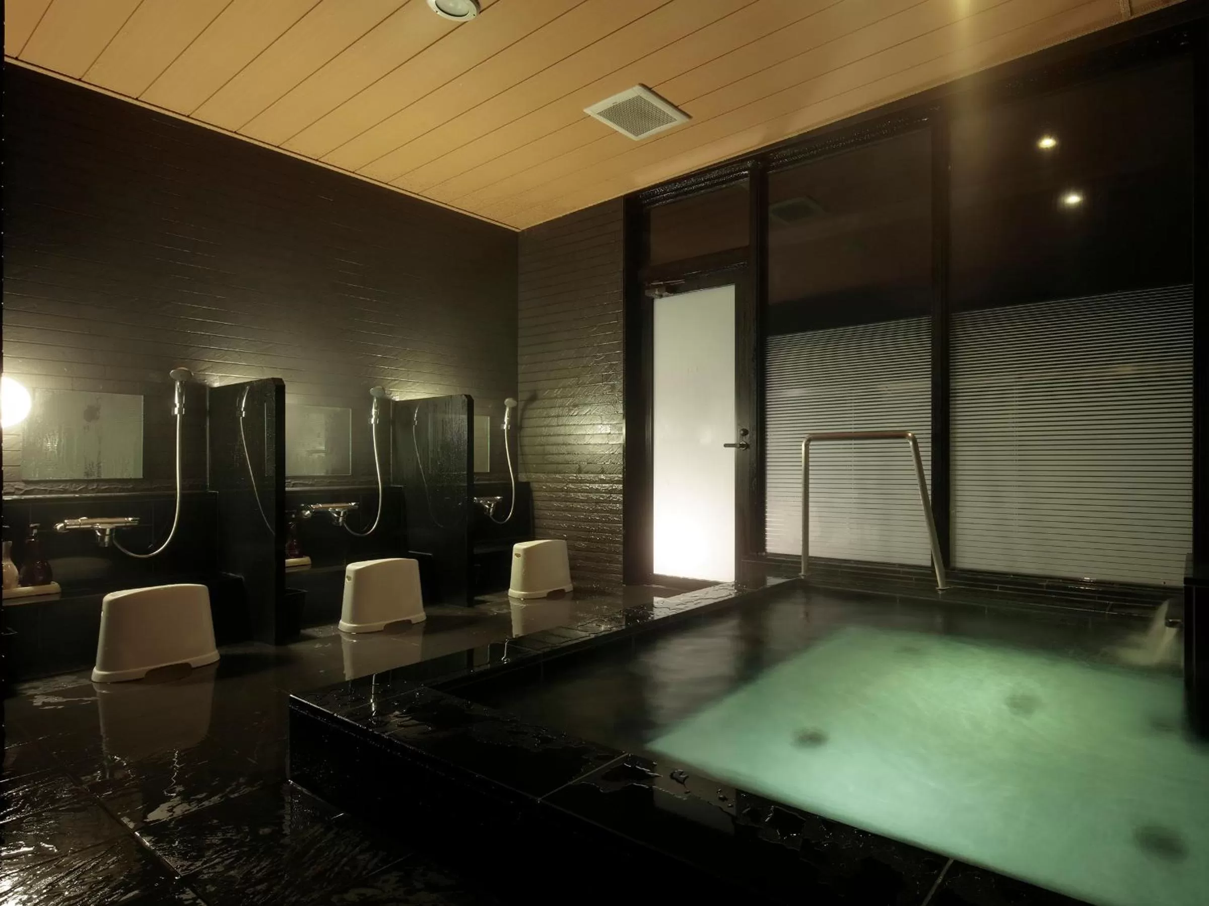 Public Bath in Candeo Hotels Kameyama
