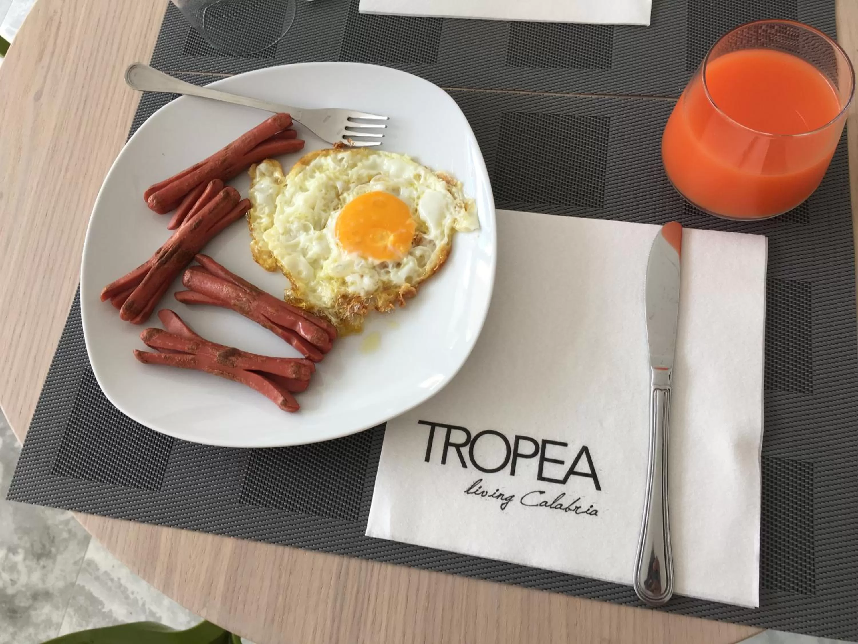 English/Irish breakfast in Aether Suites Tropea - Free Private Parking