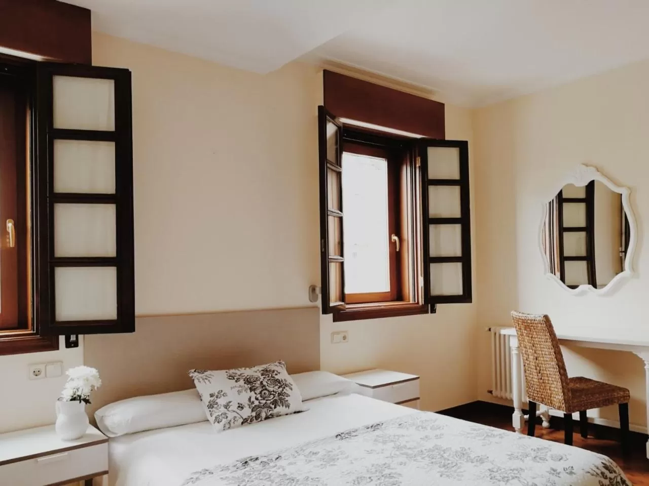 Photo of the whole room, Bed in Casa do Marqués