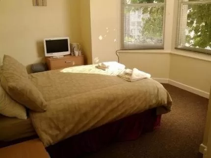 Bed in Guest House @ The Bear