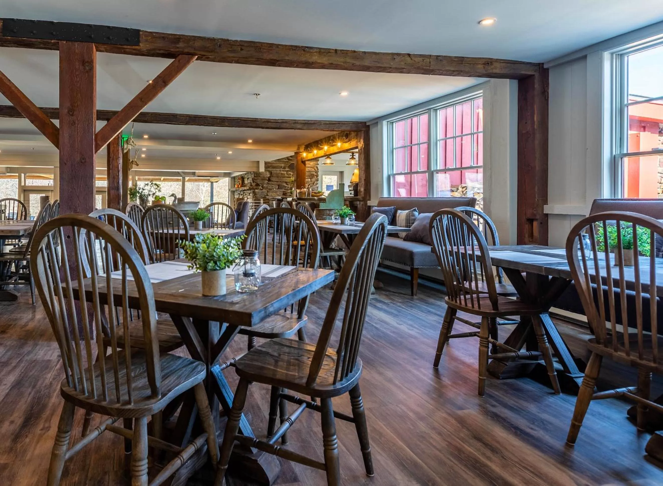 Restaurant/Places to Eat in Mountain Meadows Lodge