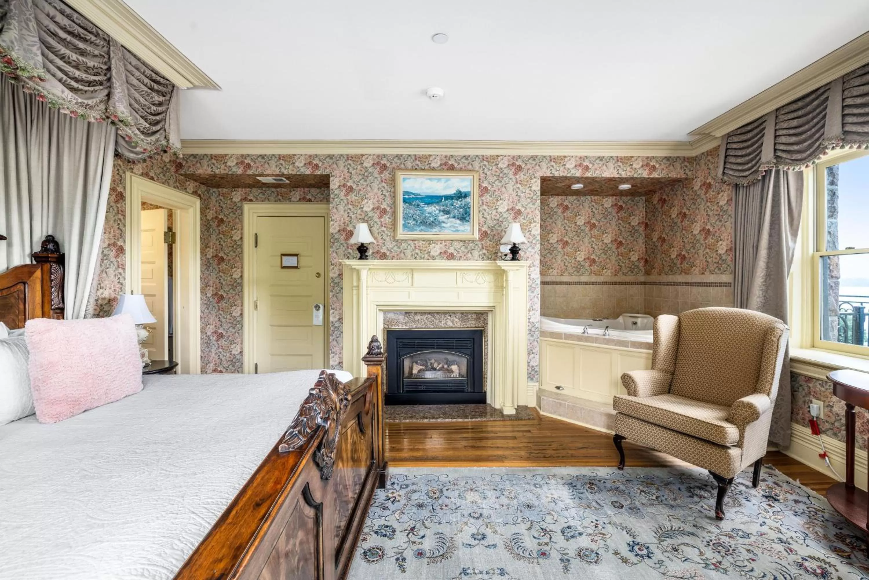 Seating Area in The Inn at Erlowest