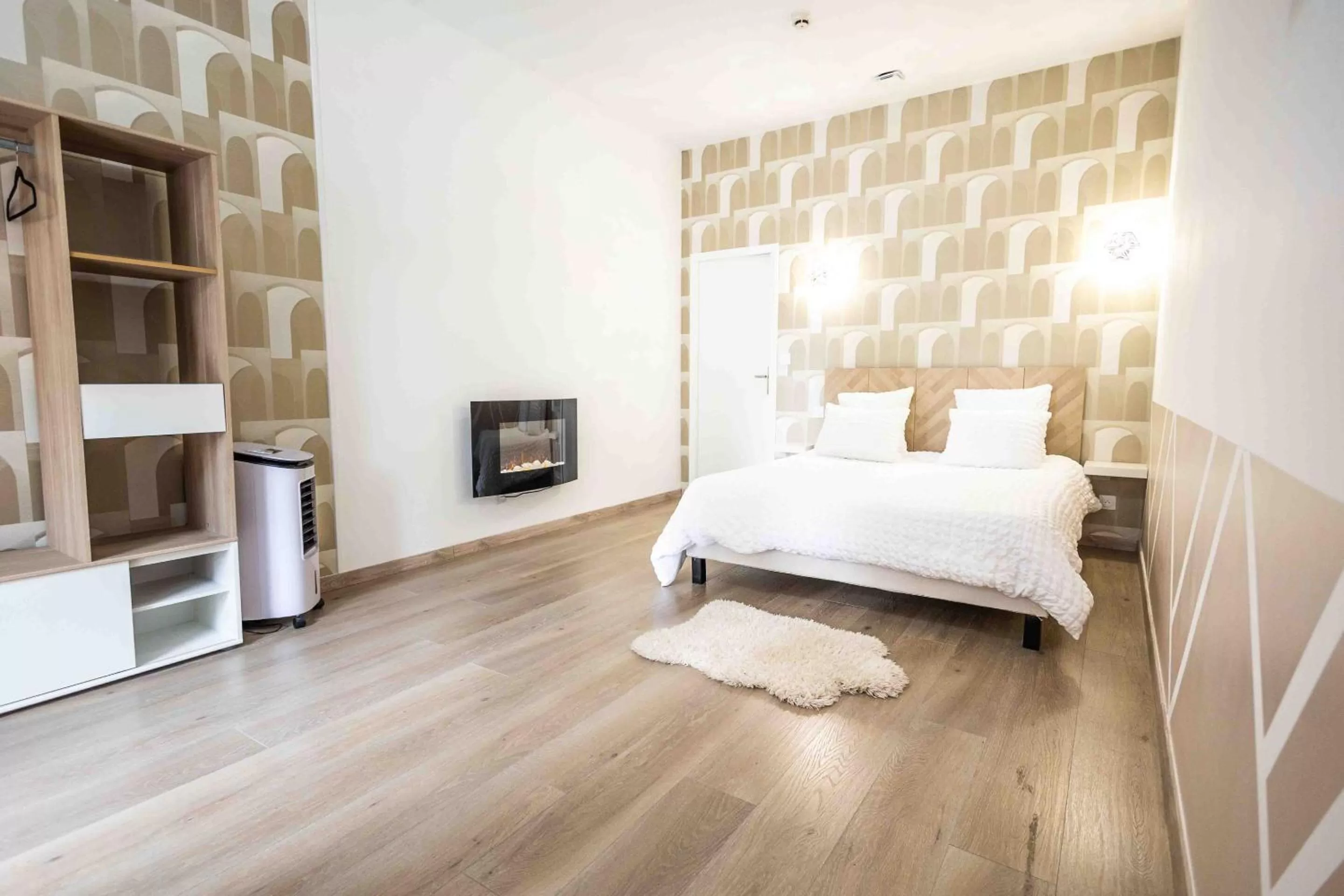 Bedroom, Bed in Hôtel Center Saint-Quentin Centre Gare