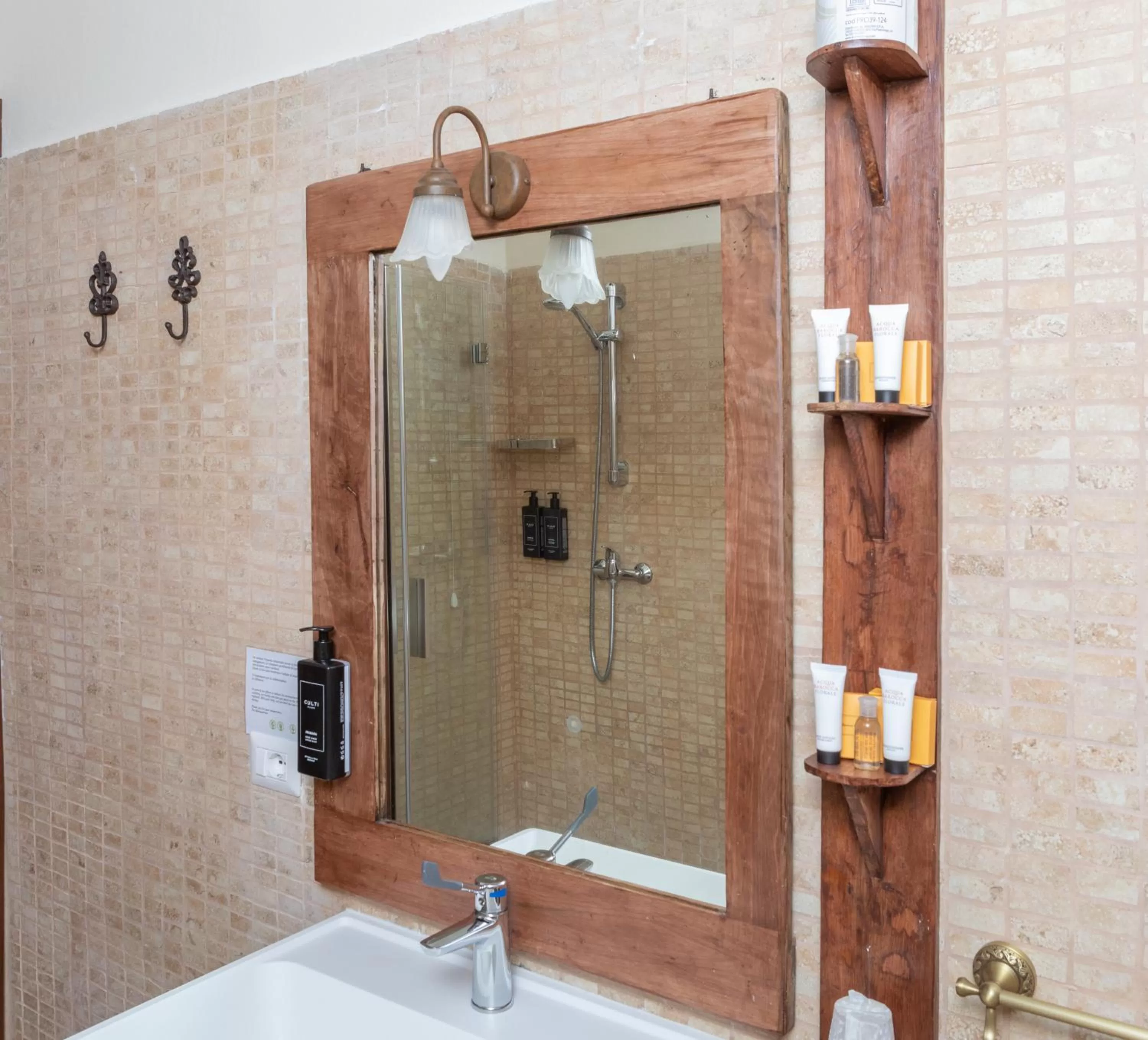 Bathroom in Borgo Petroro