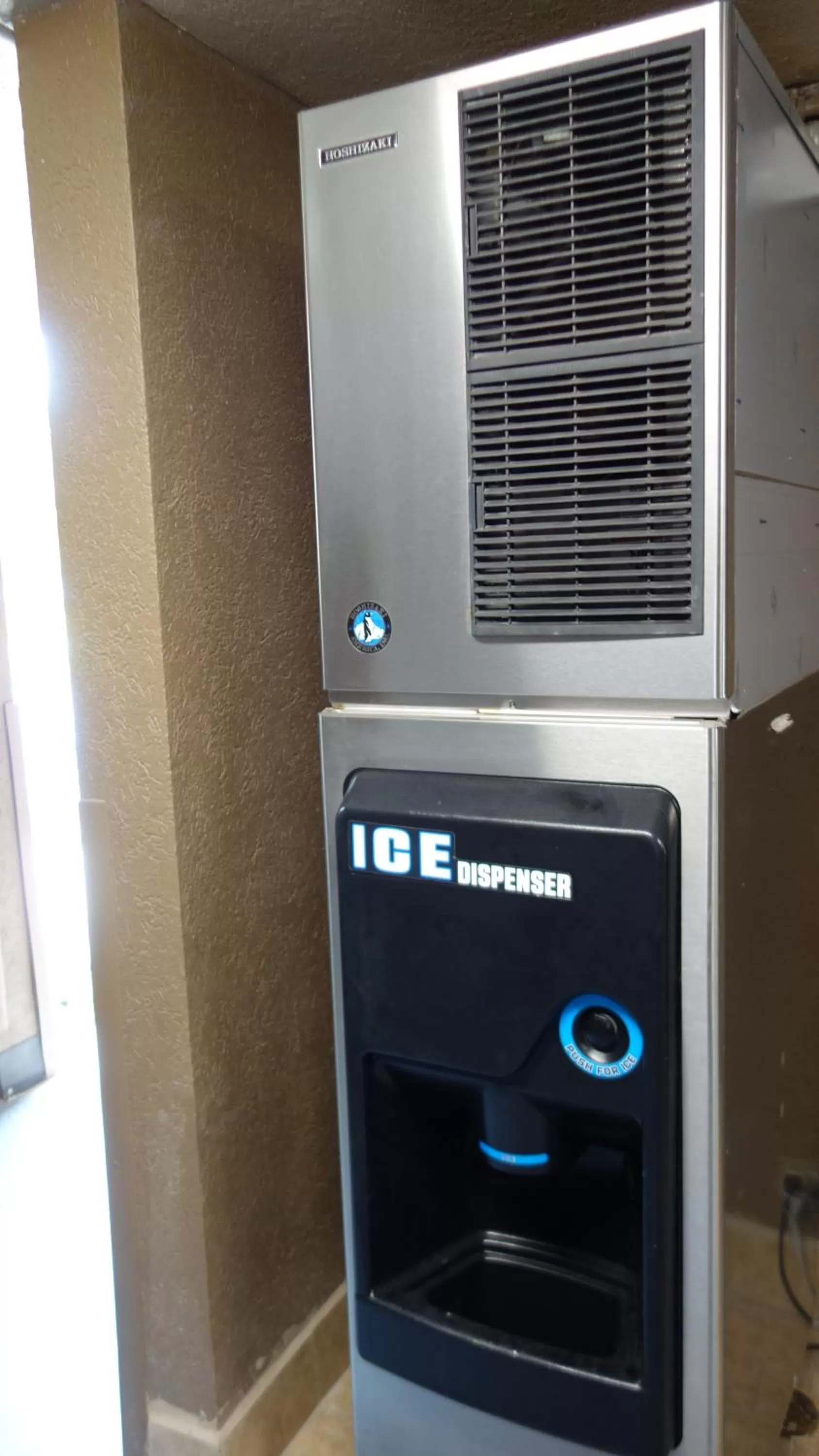 vending machine in THE PARAGON of Golden Isles