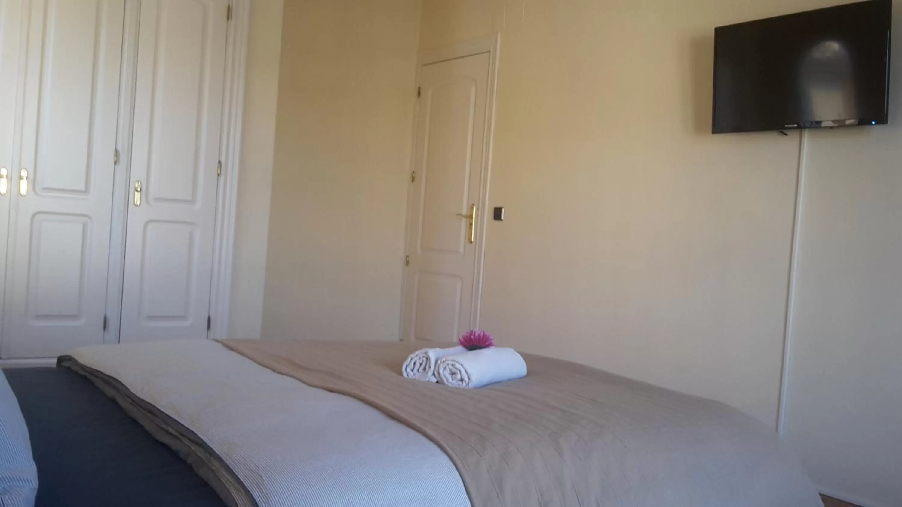 Decorative detail, Bed in Chalet Trolio bed & breakfast