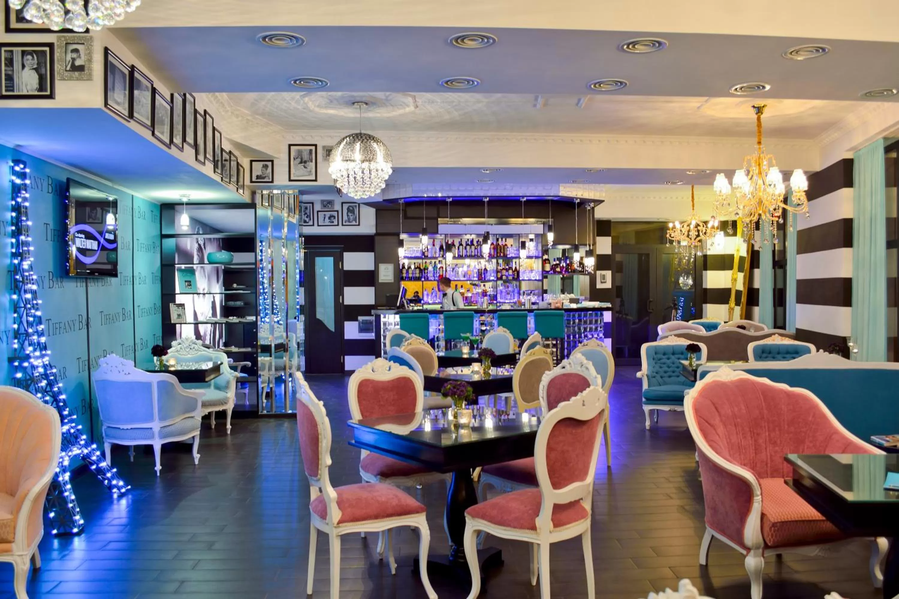 Lounge or bar in River Side Hotel Tbilisi