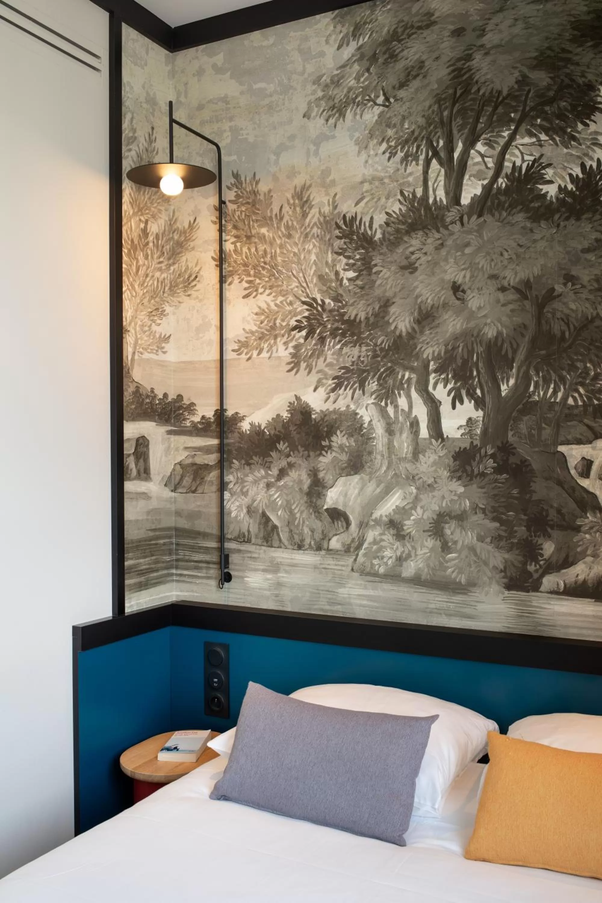 Bedroom, Bed in ibis Styles Dijon Central