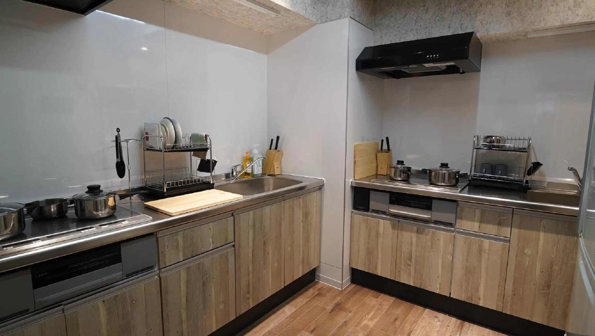 Communal kitchen in Sutton Place Hotel Ueno