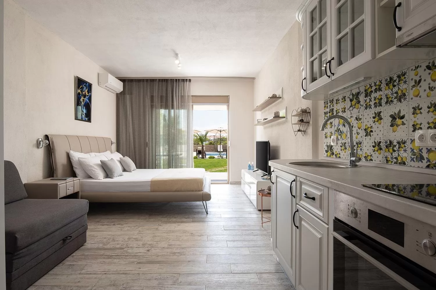 Photo of the whole room, Bed in Villa Sara