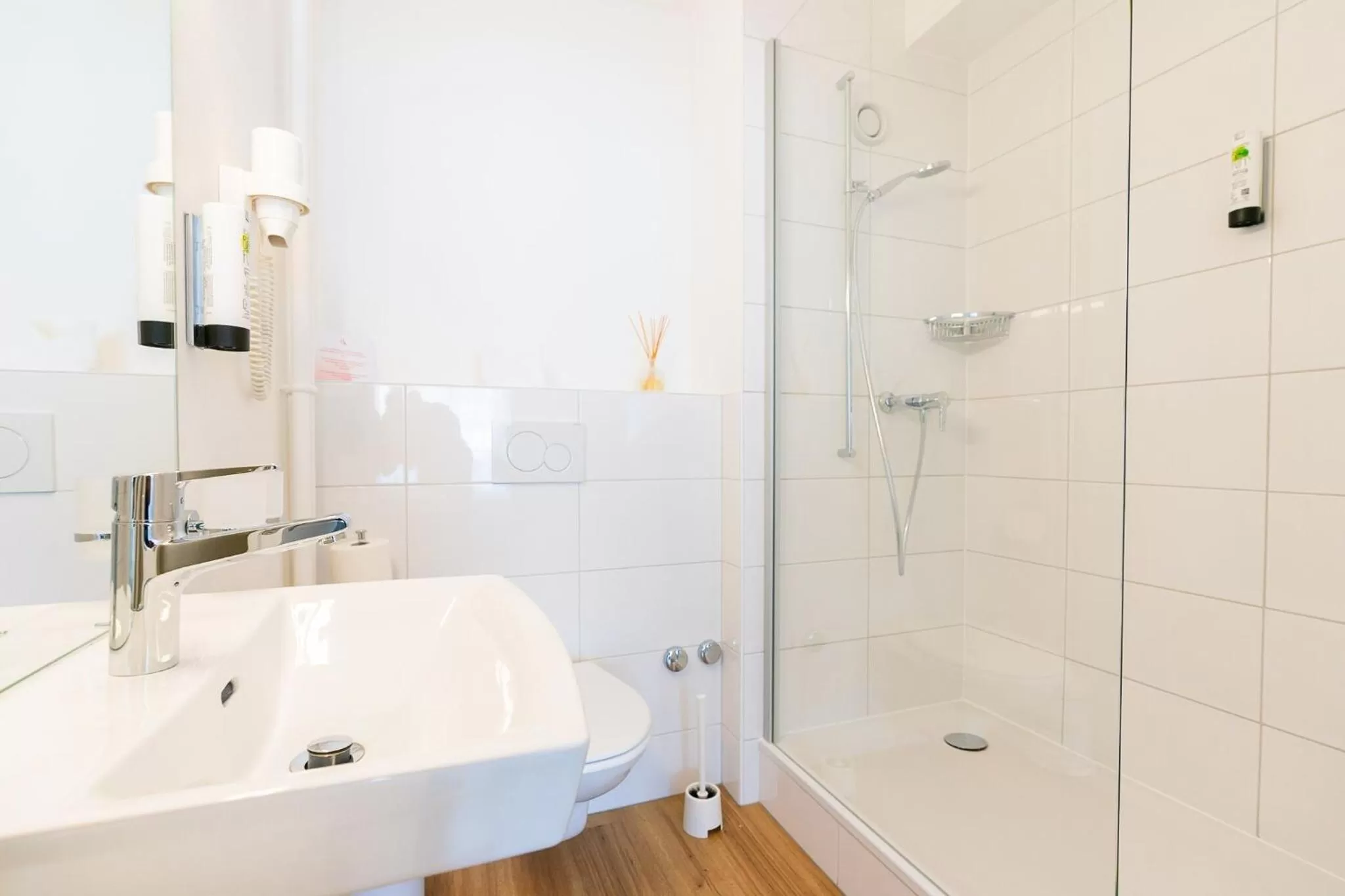 Bathroom in Hôtel Des Arts