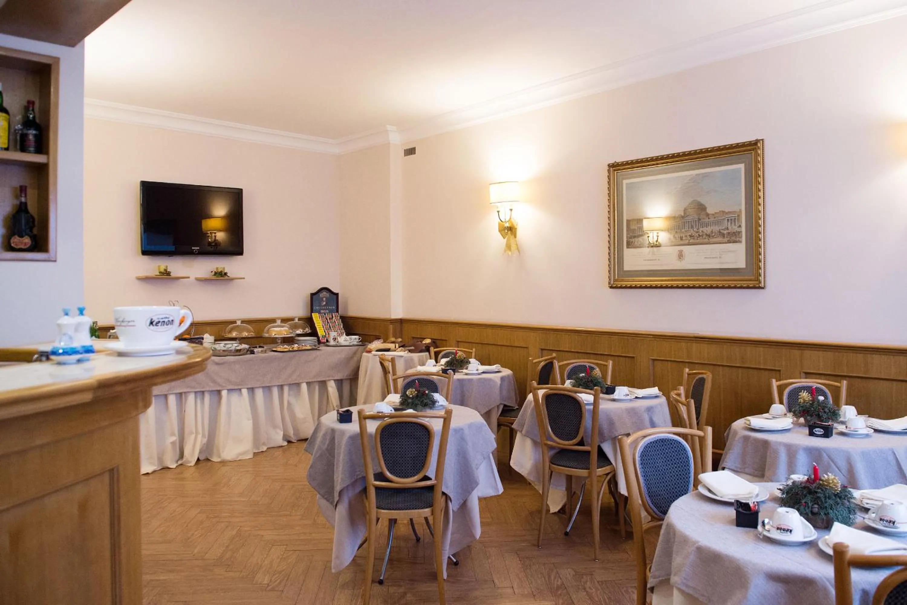 Breakfast in Hotel Leopardi